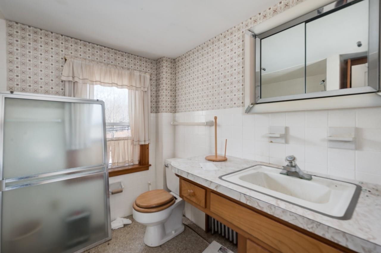 120 Exeter Rd, Newfields, NH 03856