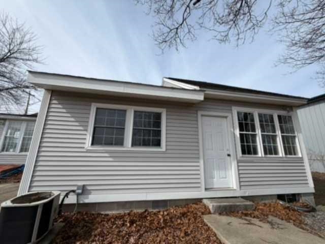 127 Daniel Webster Hw, Merrimack, NH 03054