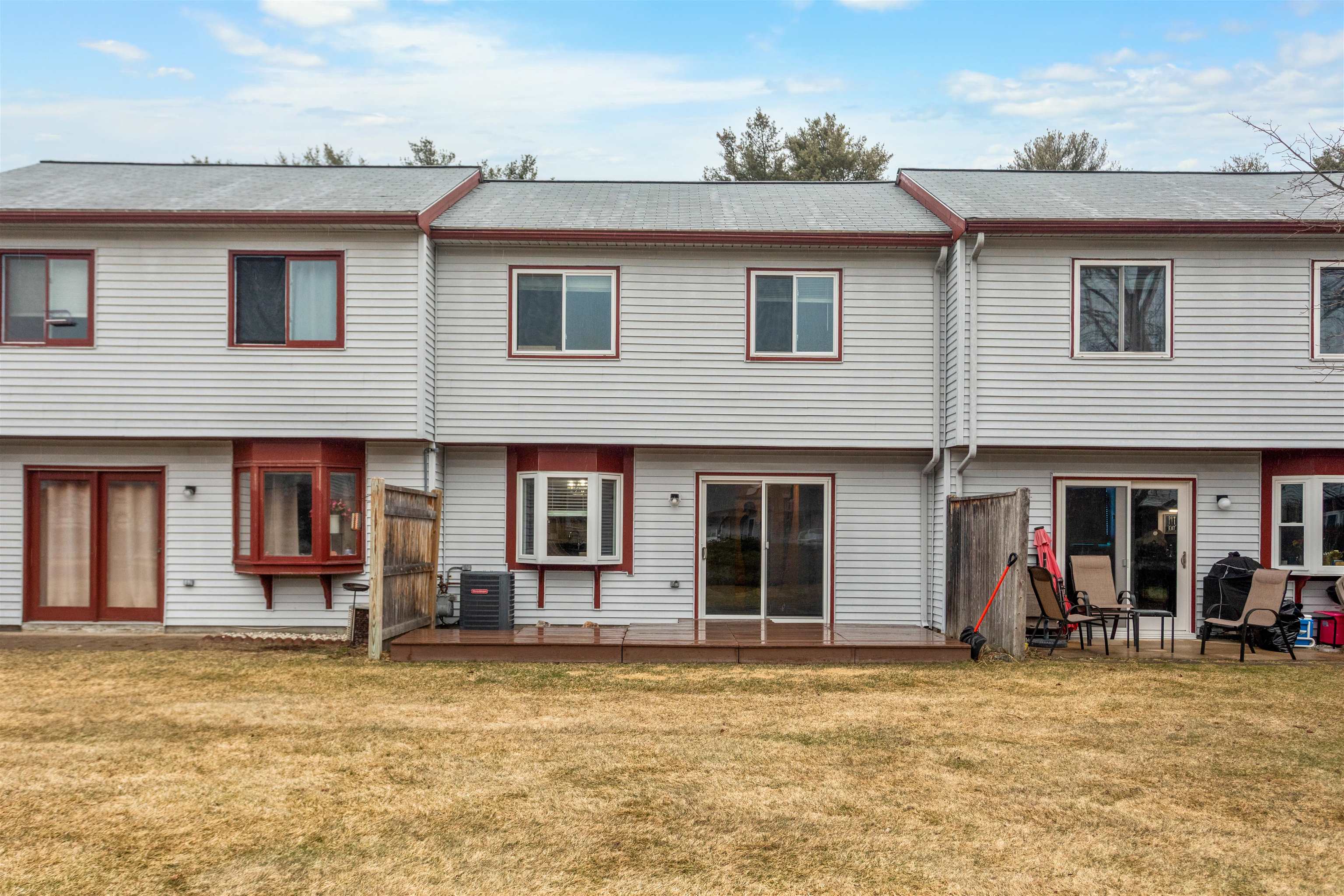 254 Stonebridge Dr, Nashua, NH 03063