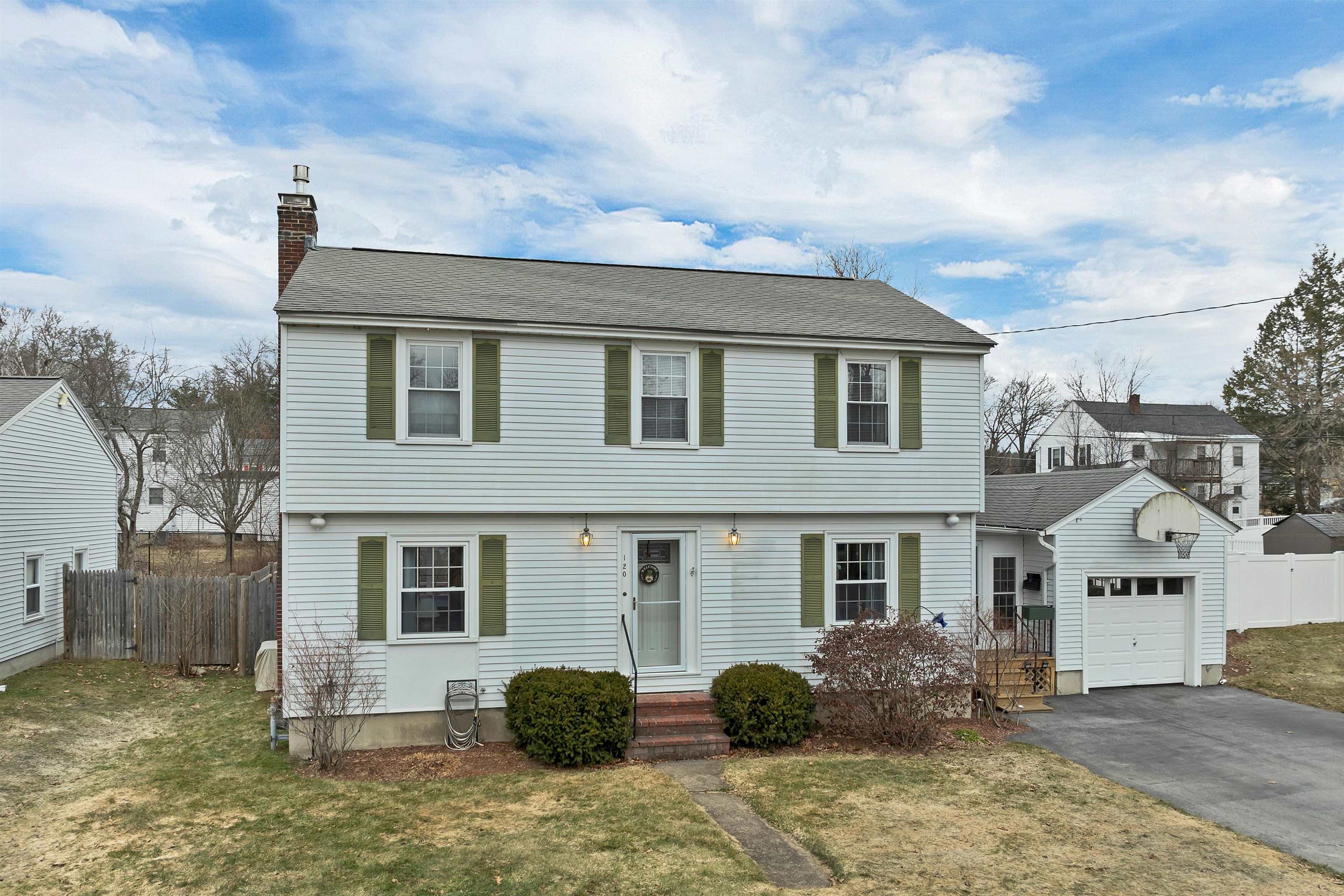 120 Peak St, Manchester, NH 03104