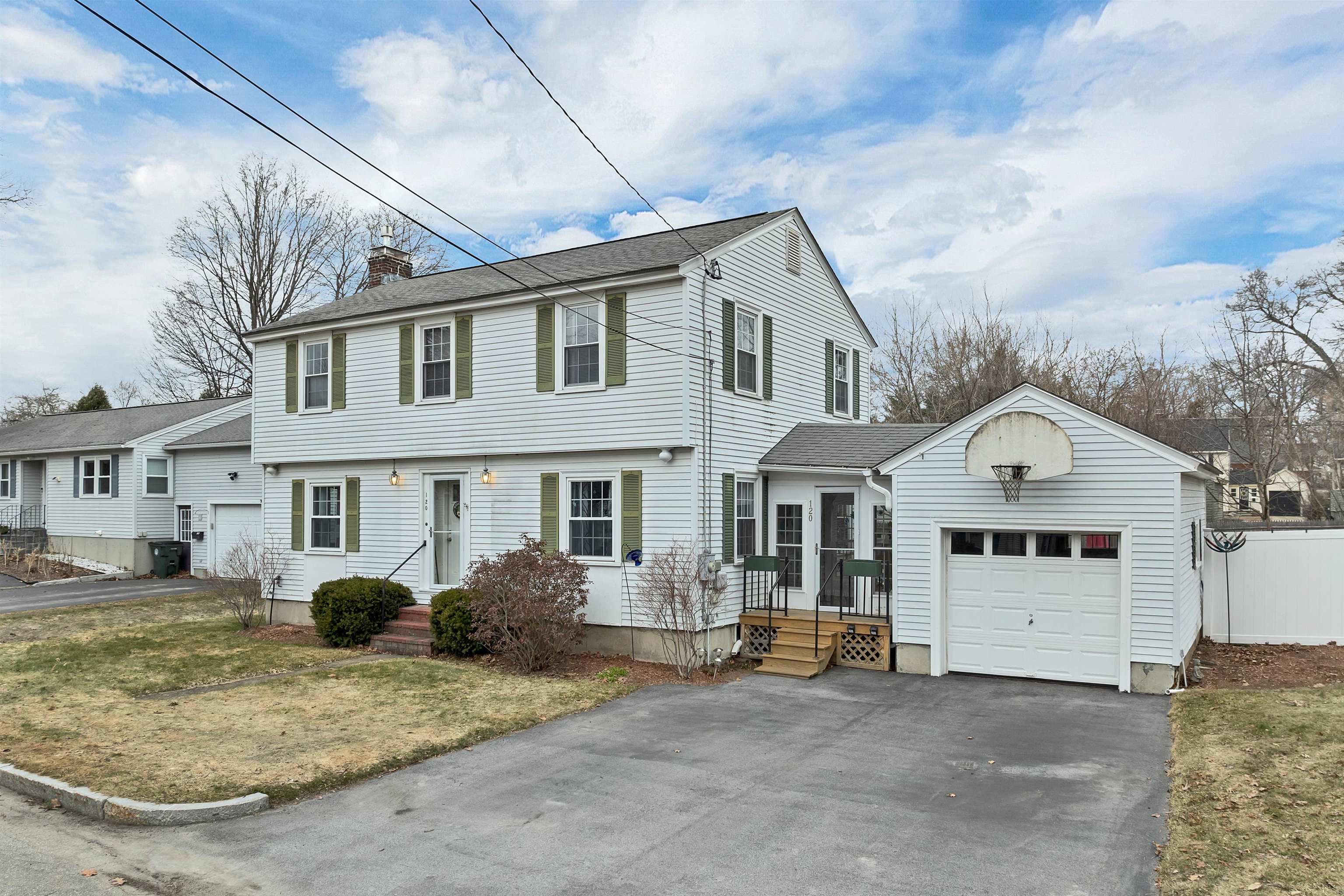 120 Peak St, Manchester, NH 03104