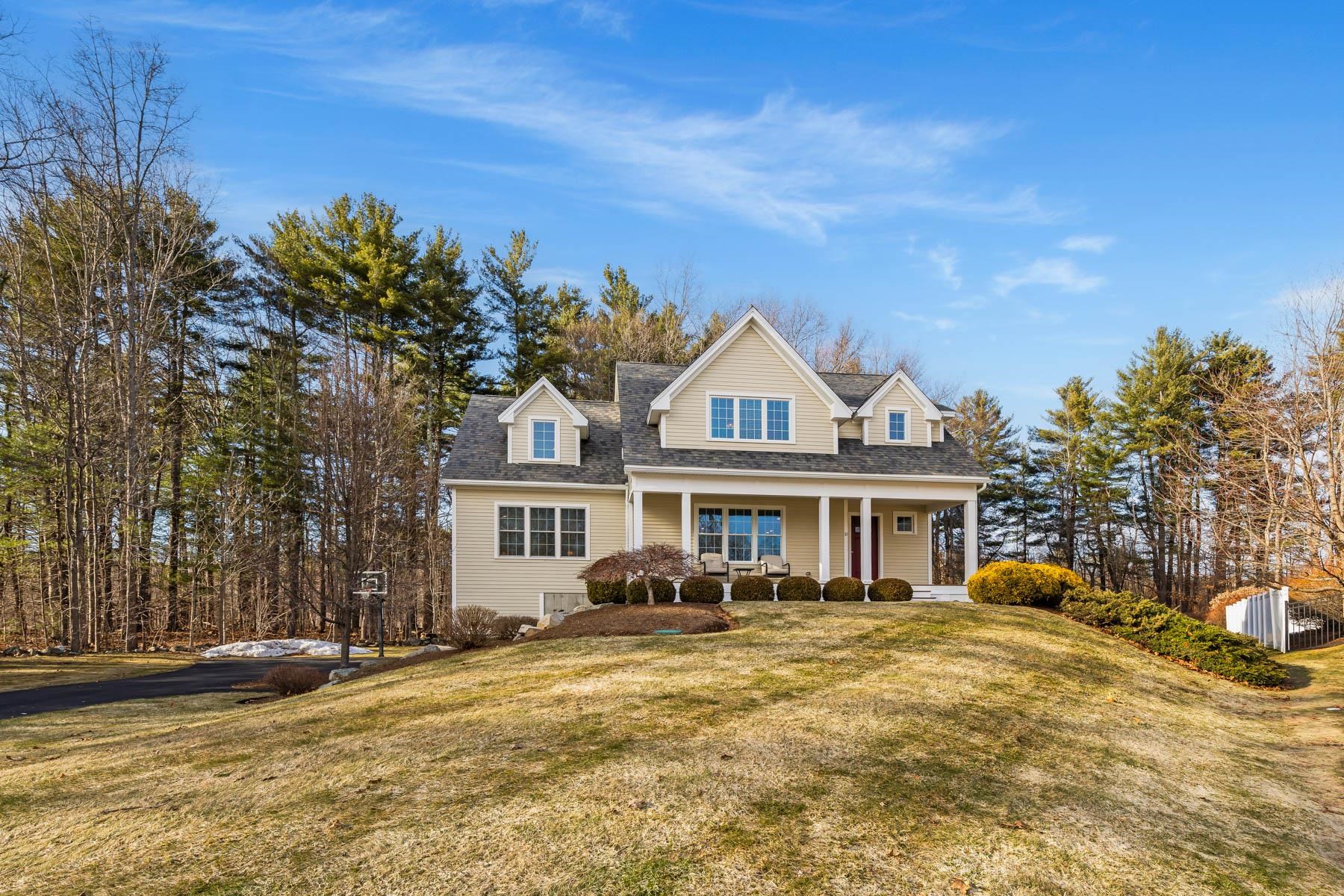 10 Heron Way, Stratham, NH 03885