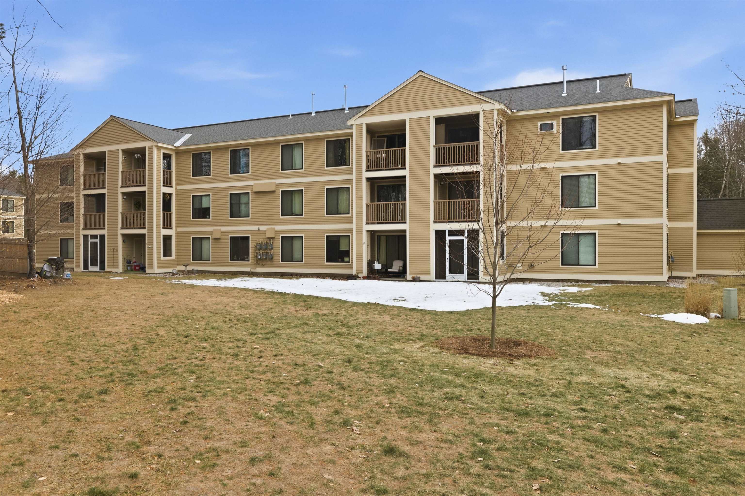 19 Saco St, Conway, NH 03813