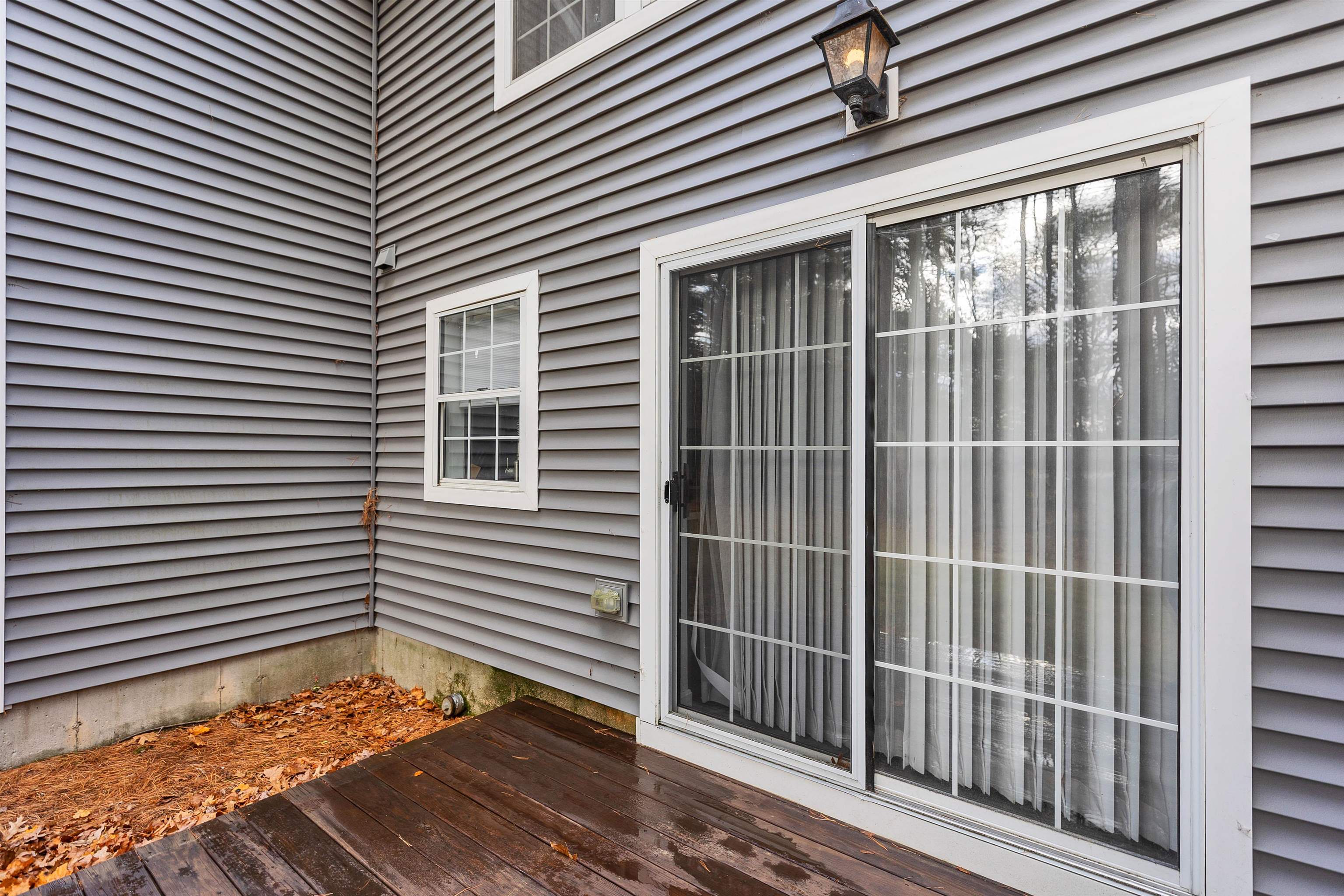 8 Ne Village Rd, Concord, NH 03301