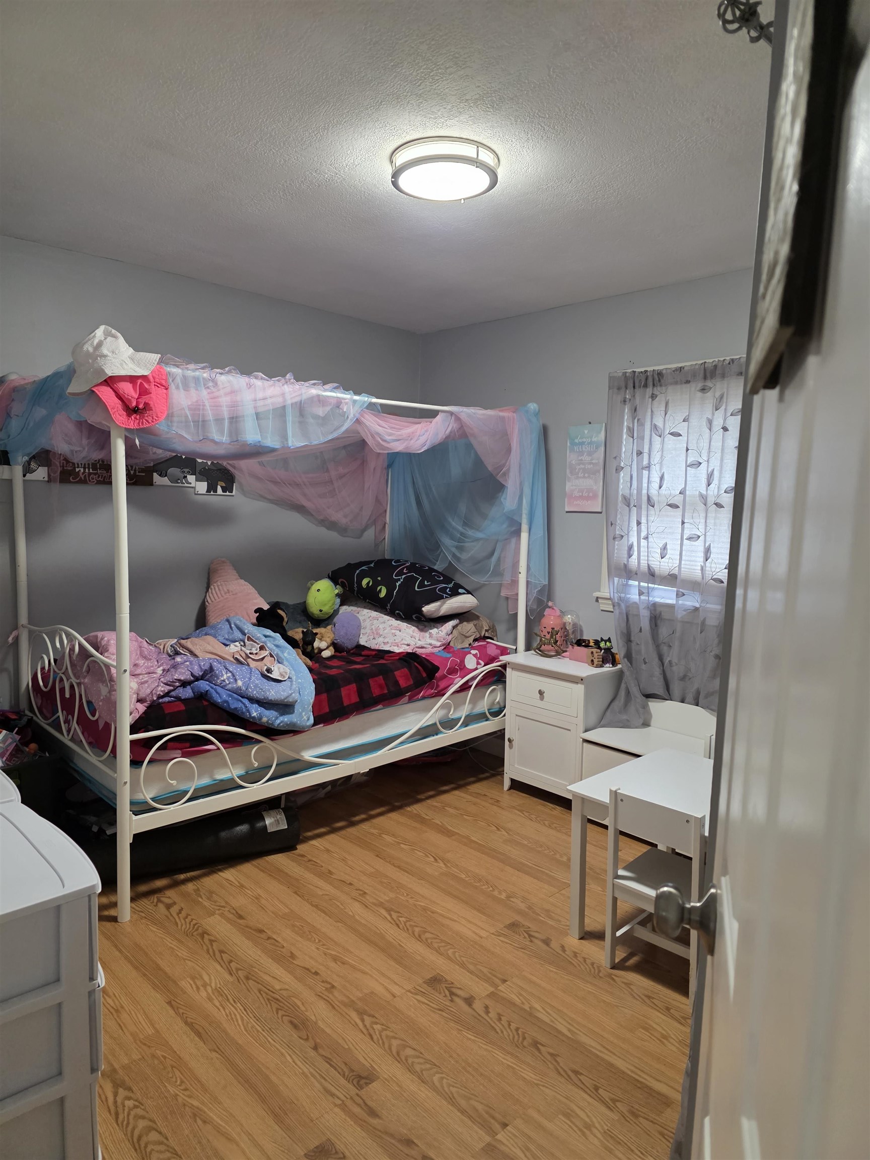 19 Erskine Ave, Manchester, NH 03104