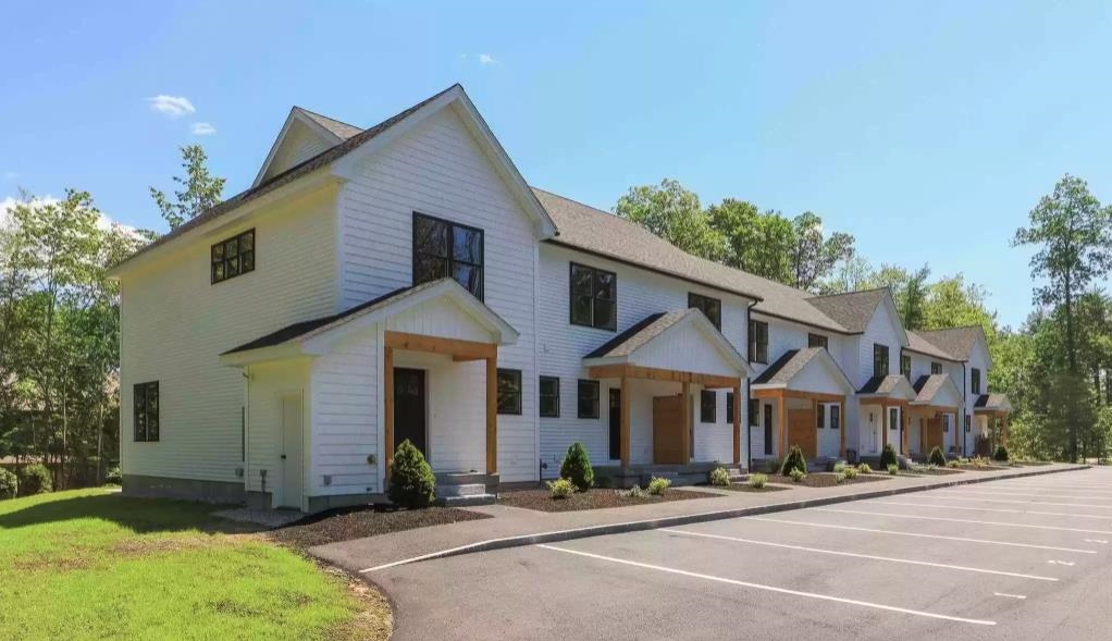 34 Ponemah Hill Rd, Milford, NH 03055