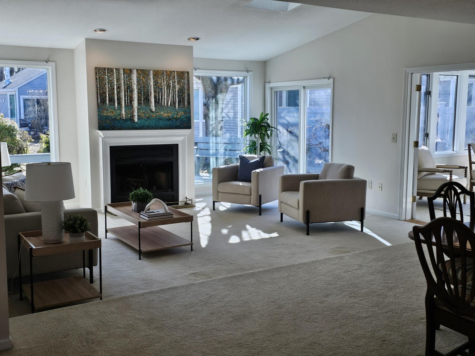 16 Walden Pond Dr, Nashua, NH 03064