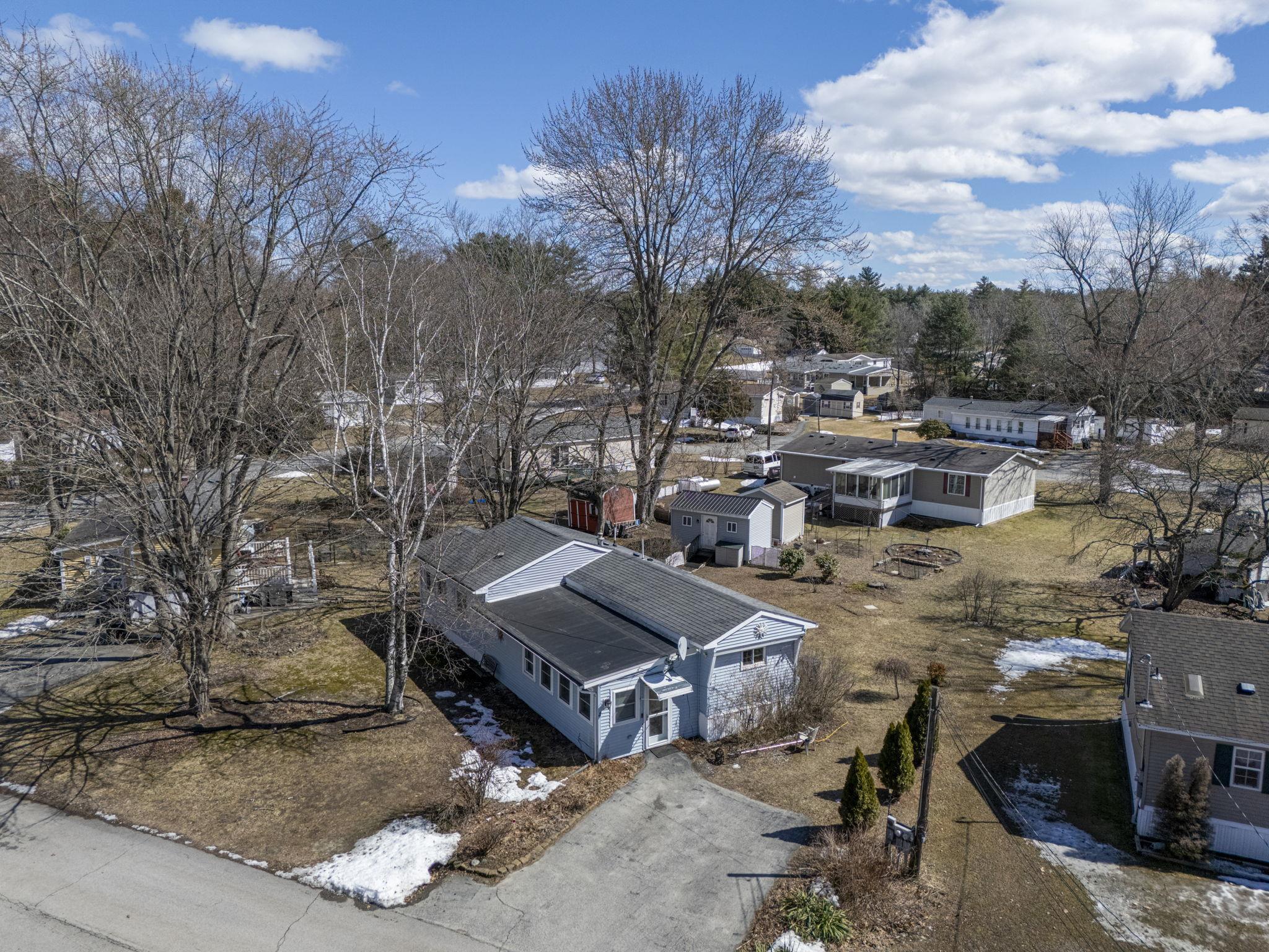 4 Lee Ann St, Nashua, NH 03062