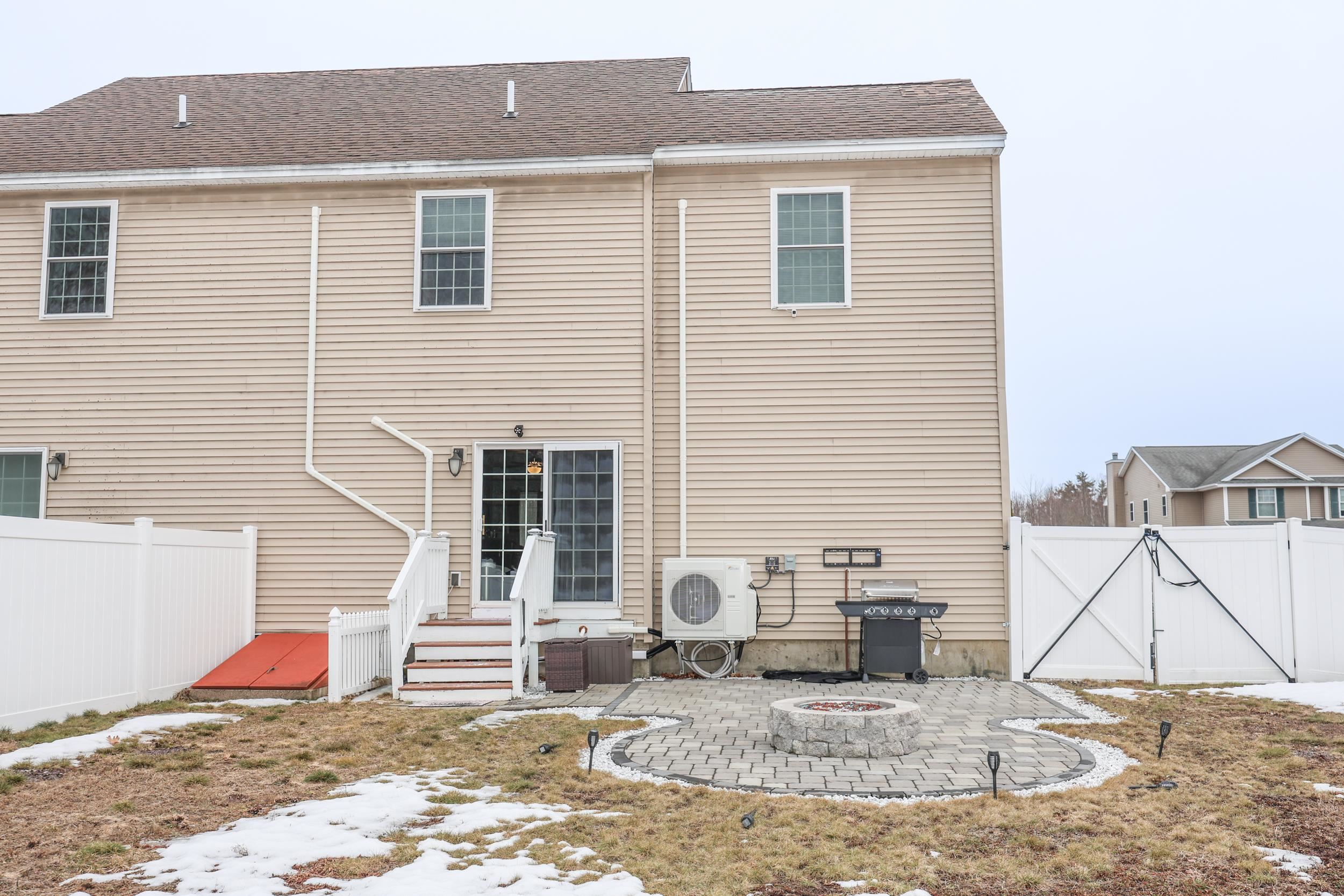 91 Trinity Cir, Rochester, NH 03839