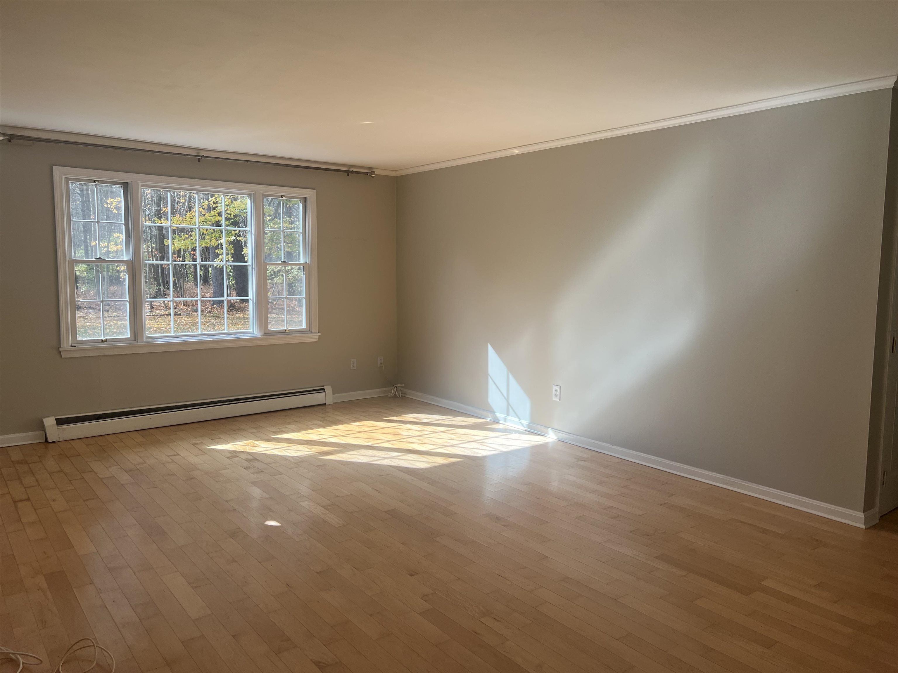 416 Springbrook Cir, Portsmouth, NH 03801