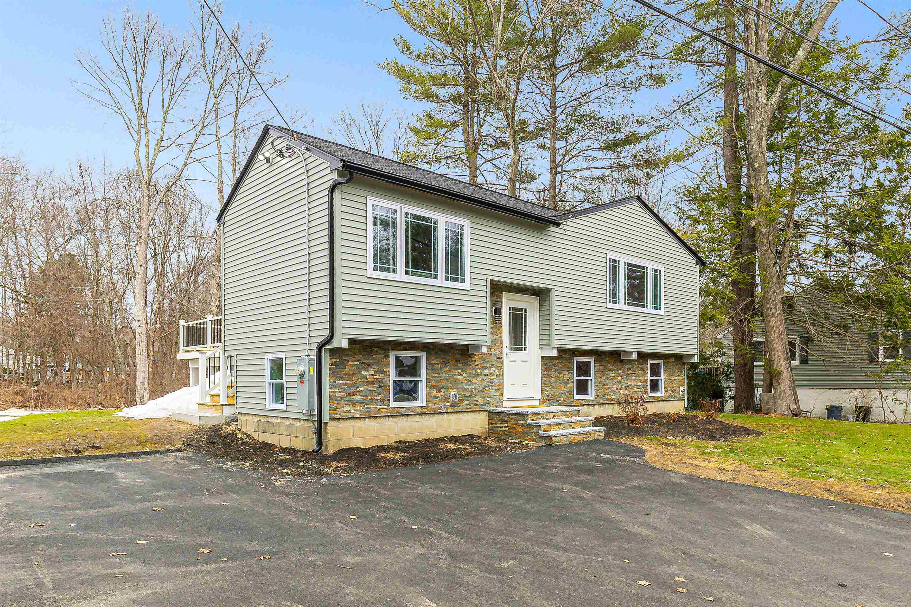 7 Trues Pw, Sandown, NH 03873