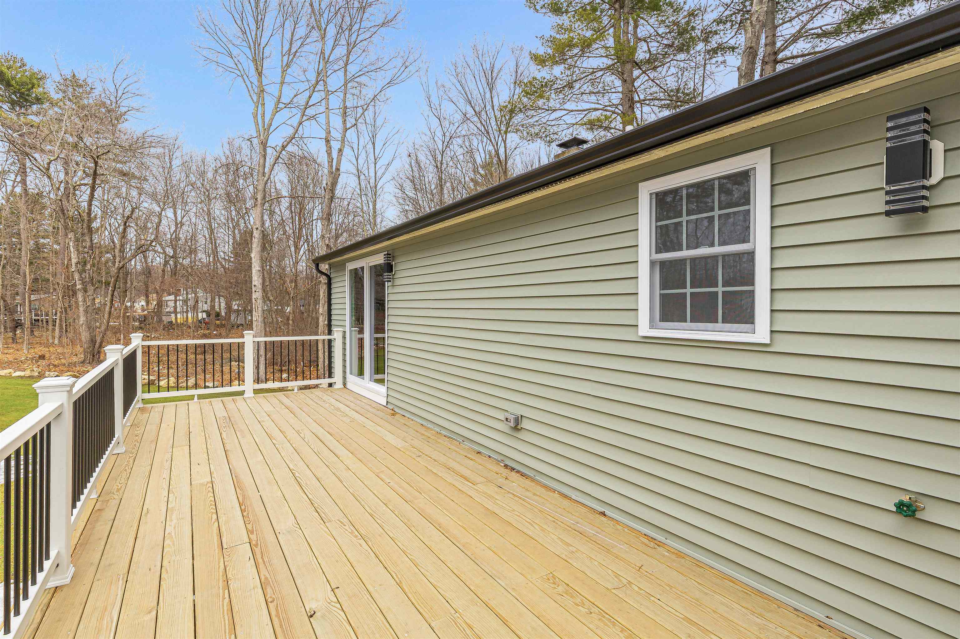 7 Trues Pw, Sandown, NH 03873