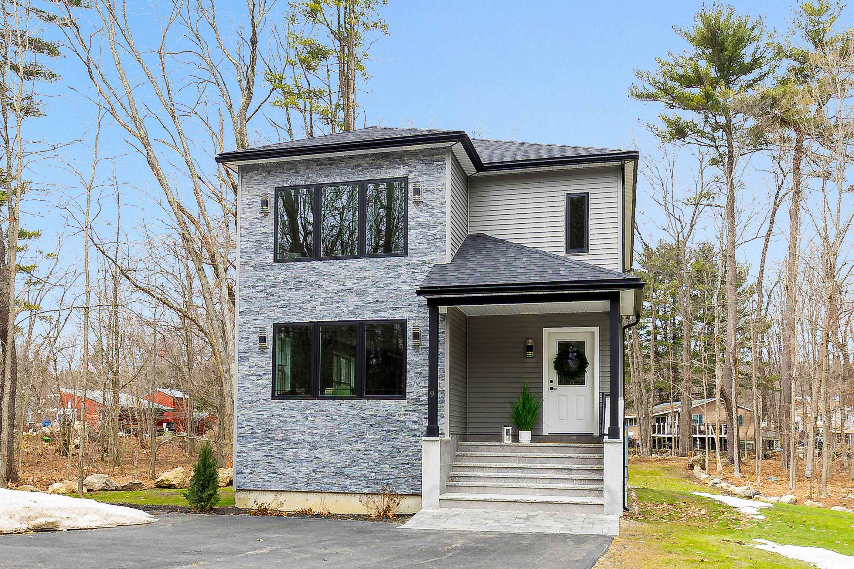 9 Trues Pw, Sandown, NH 03873