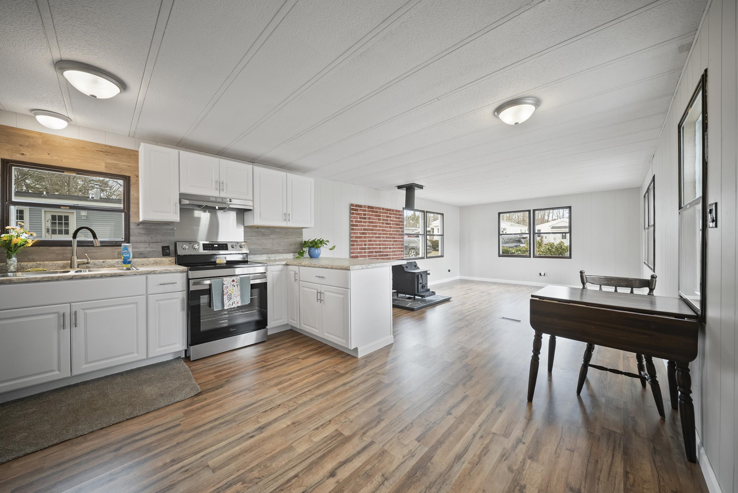 802 Nottingham Dr, Exeter, NH 03833