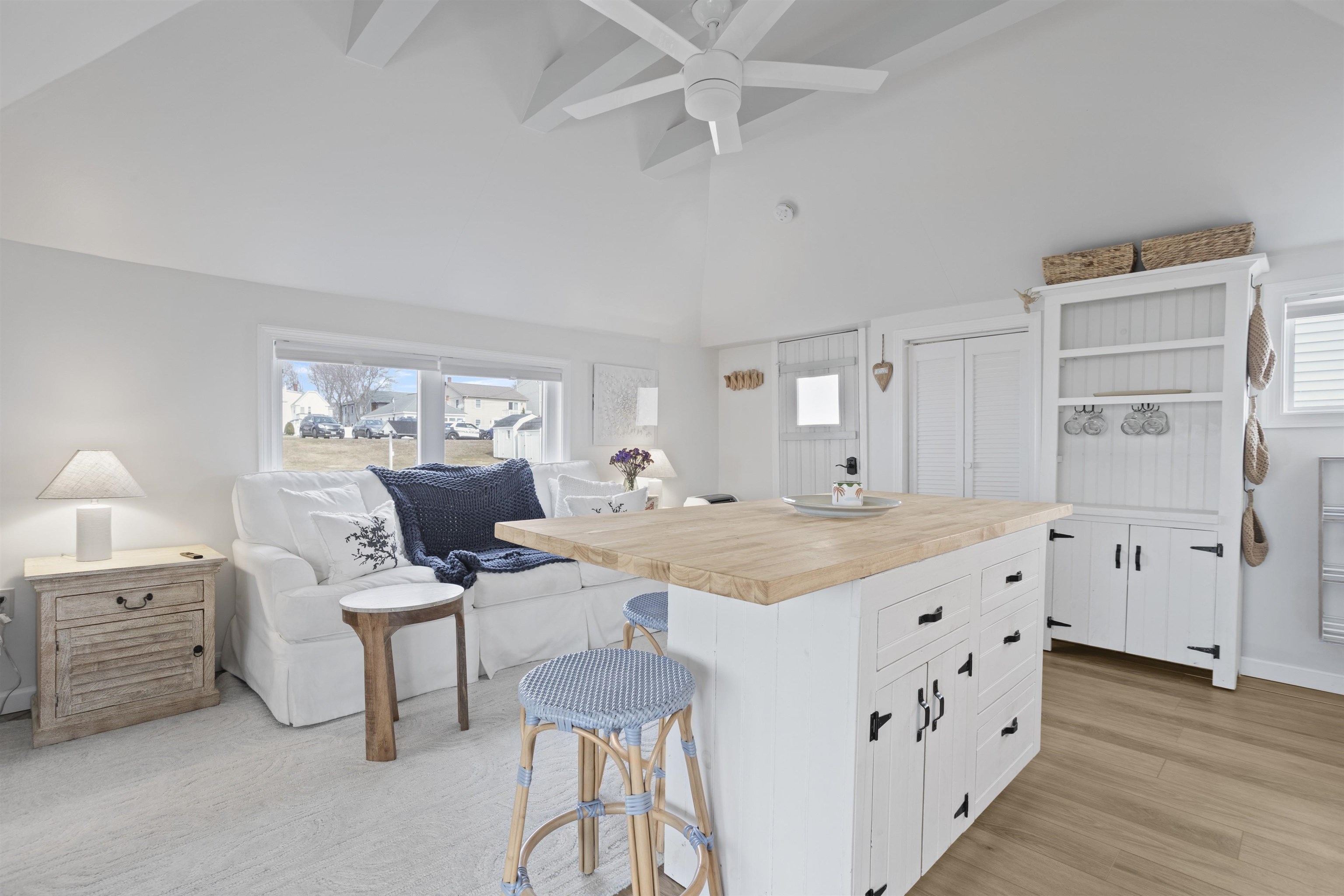 515 Winnacunnet Rd, Hampton, NH 03842