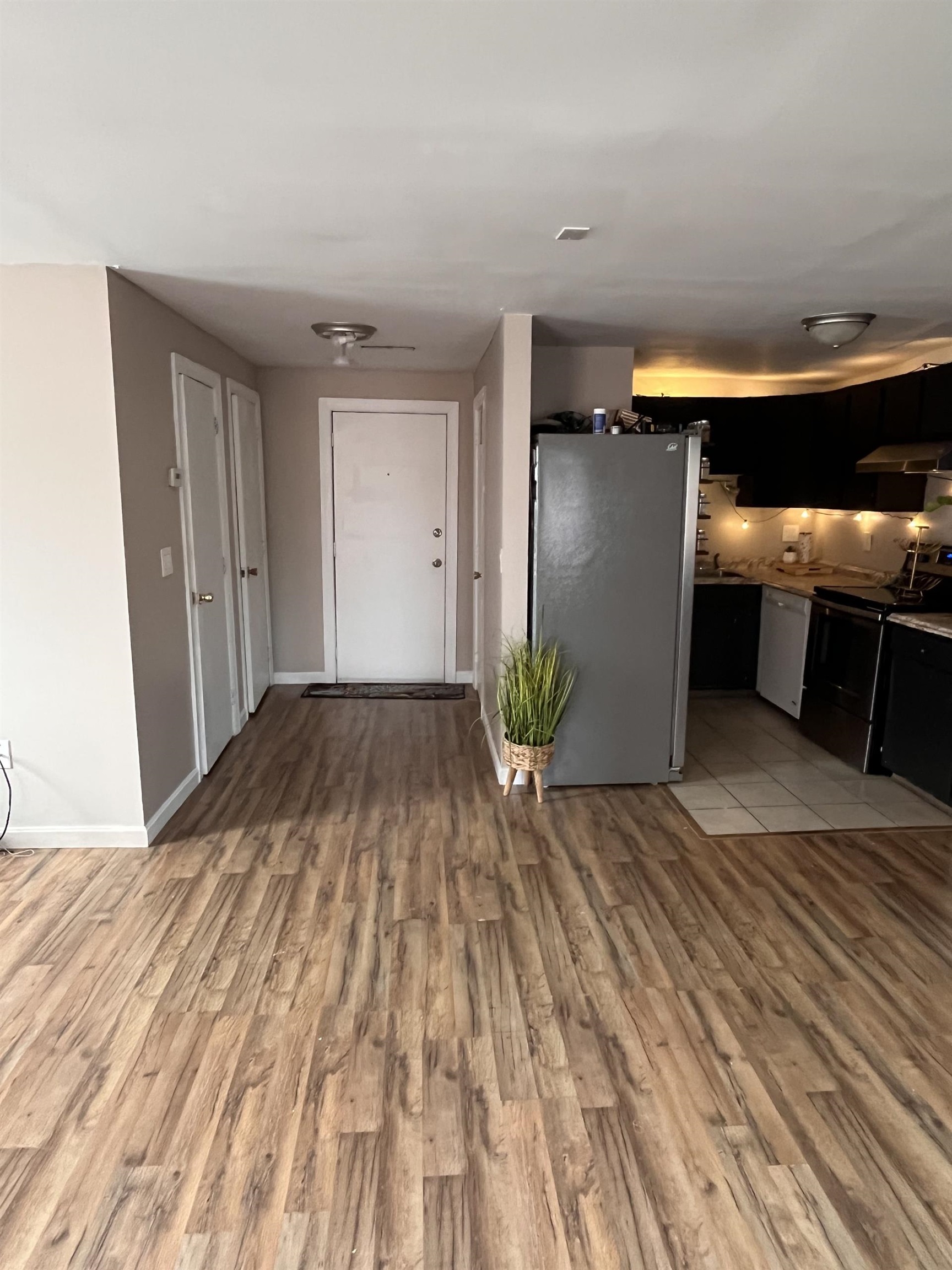 816 Elmwood Dr, Hudson, NH 03051