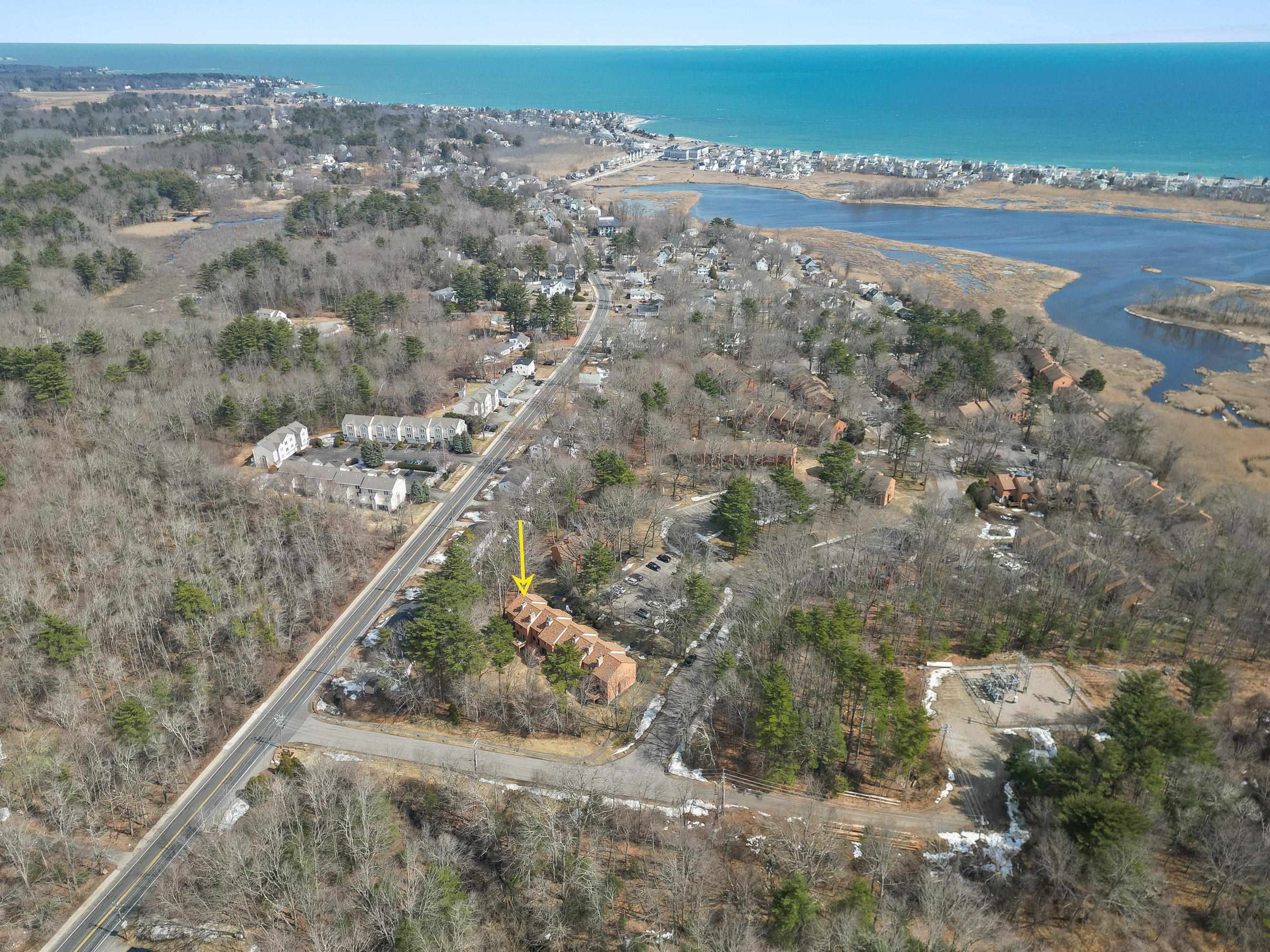 8 Dunvegan Woods Dr, Hampton, NH 03842