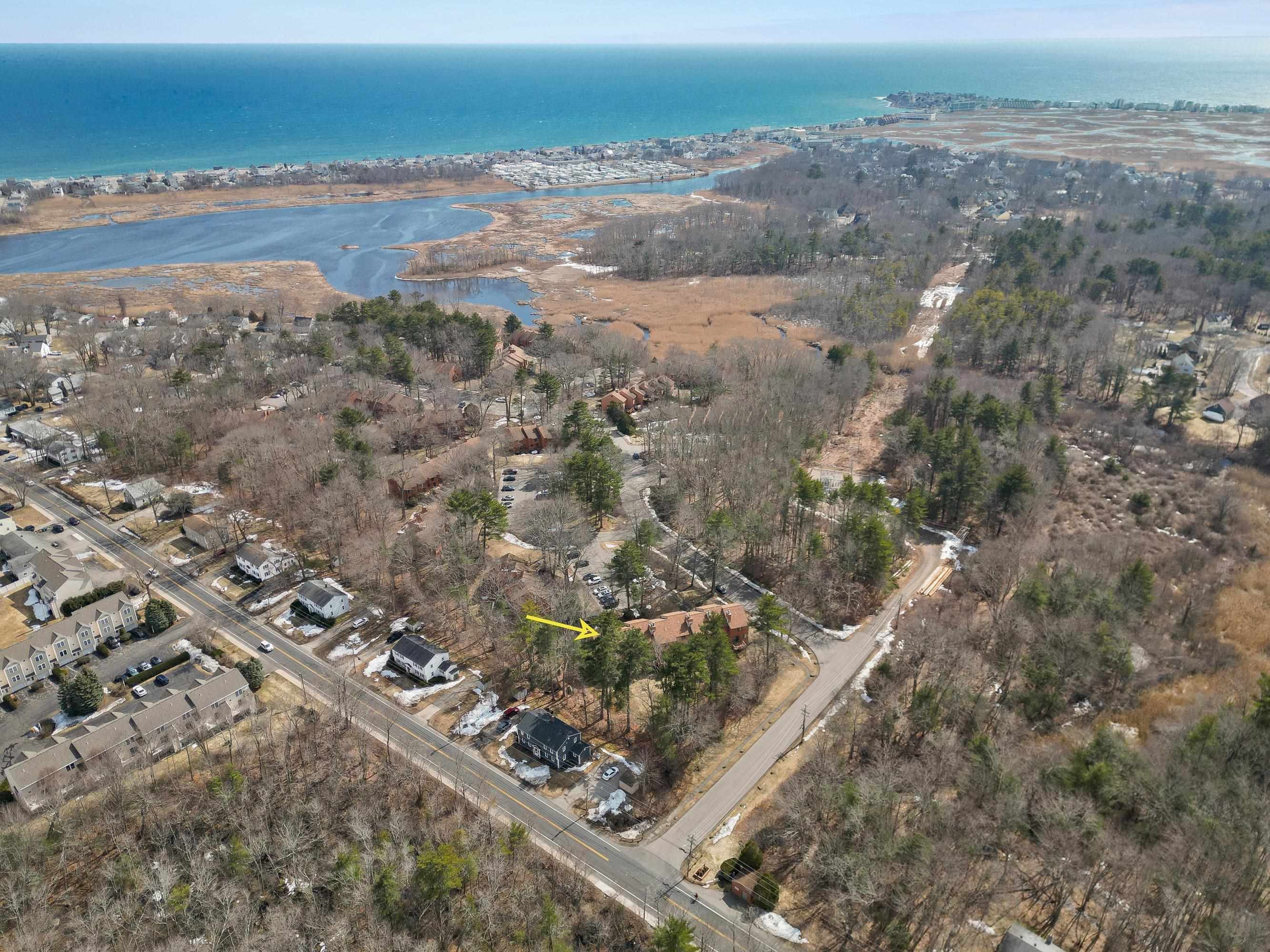 8 Dunvegan Woods Dr, Hampton, NH 03842