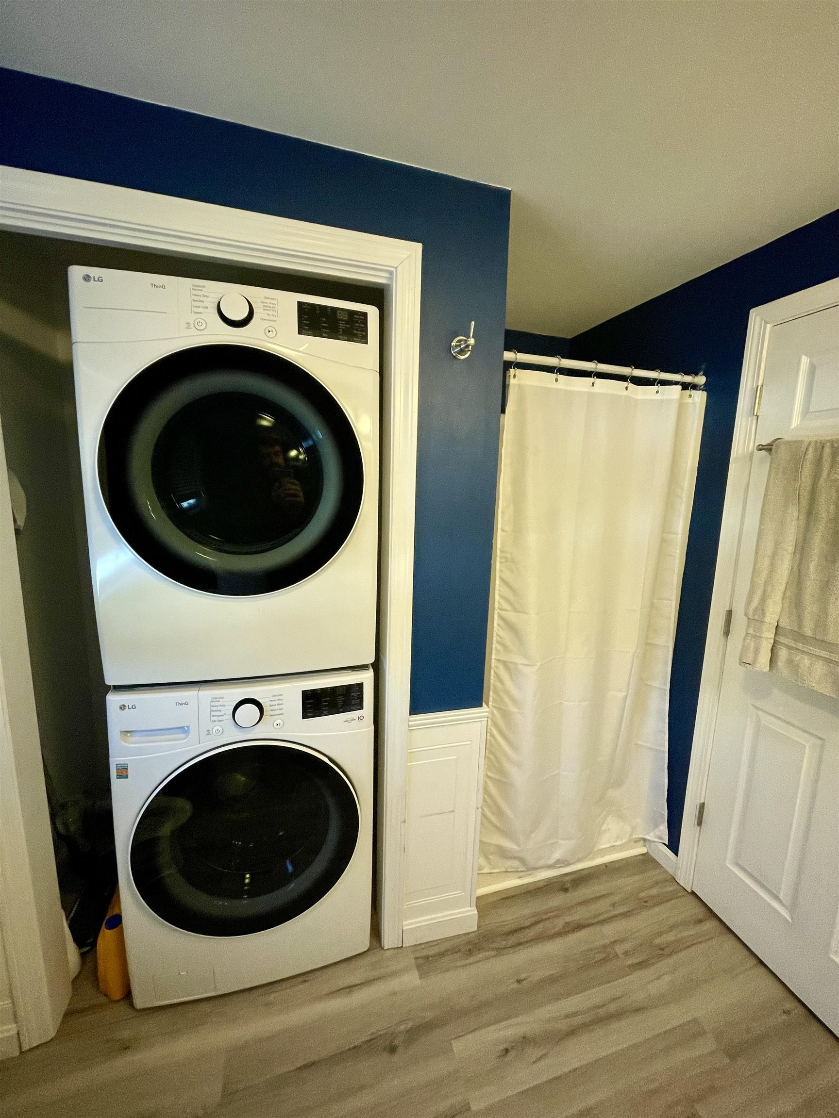 10 Hemlock St, Hillsborough, NH 03244