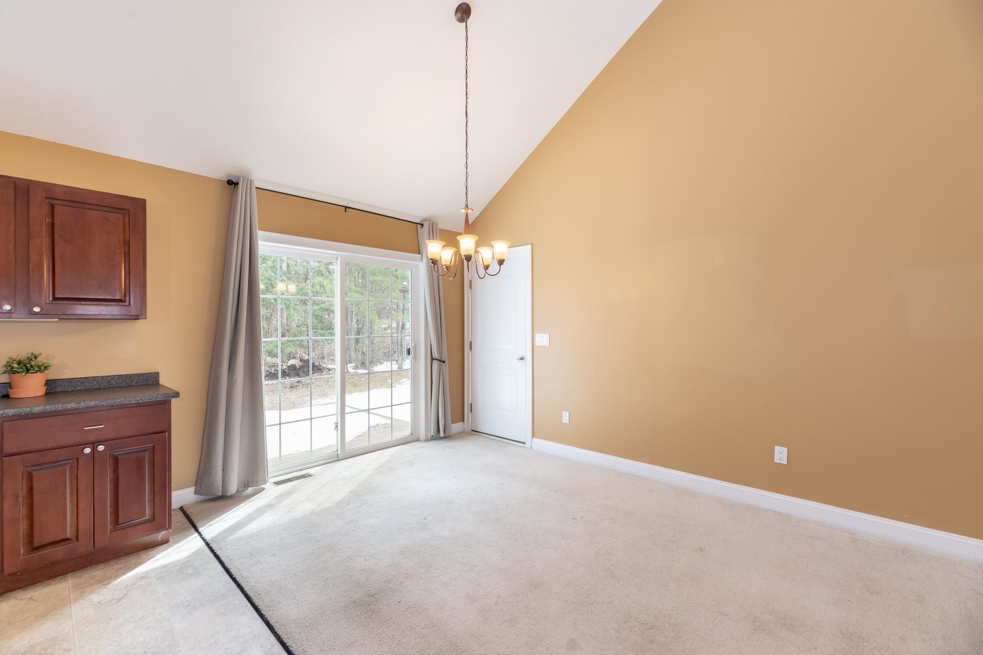 39 Sterling Dr, Laconia, NH 03246