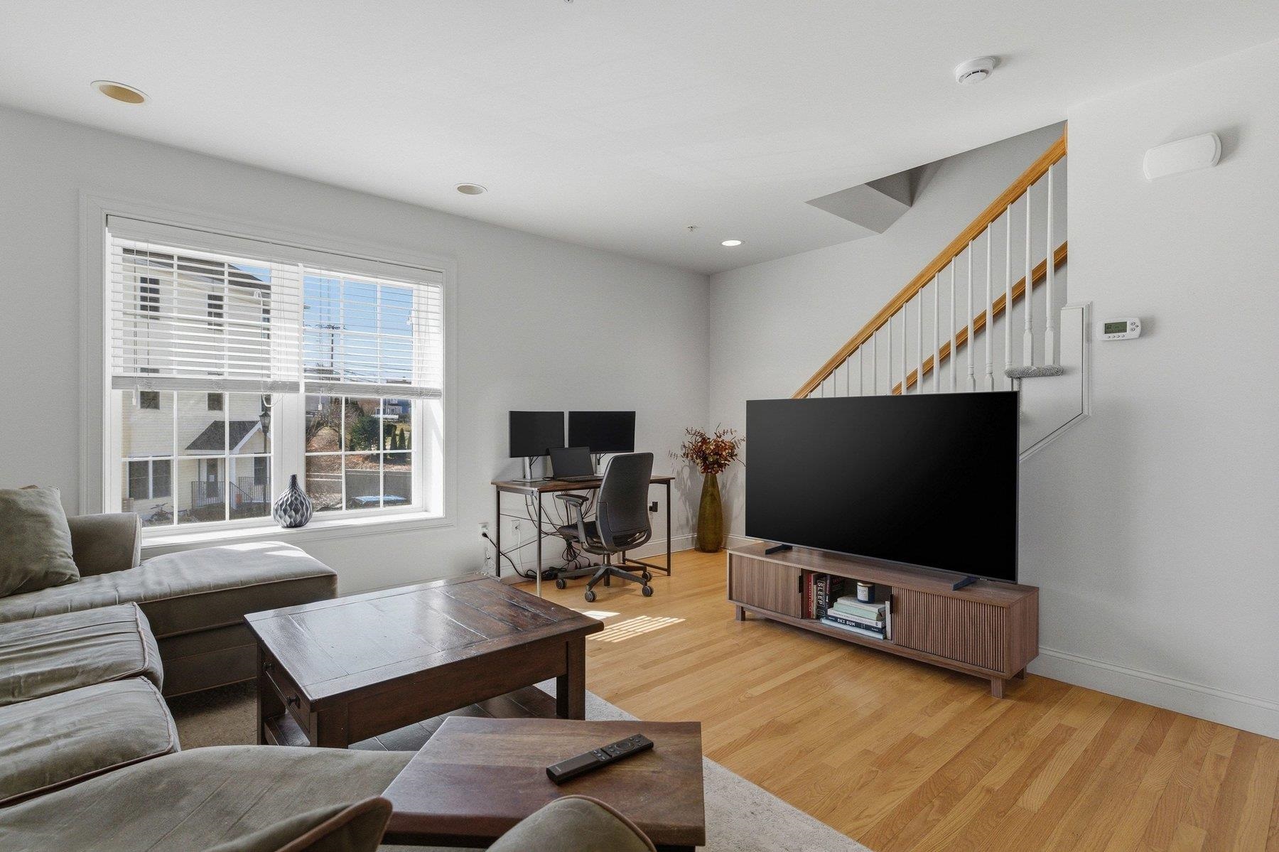 1039 Islington St #4, Portsmouth, NH 03801