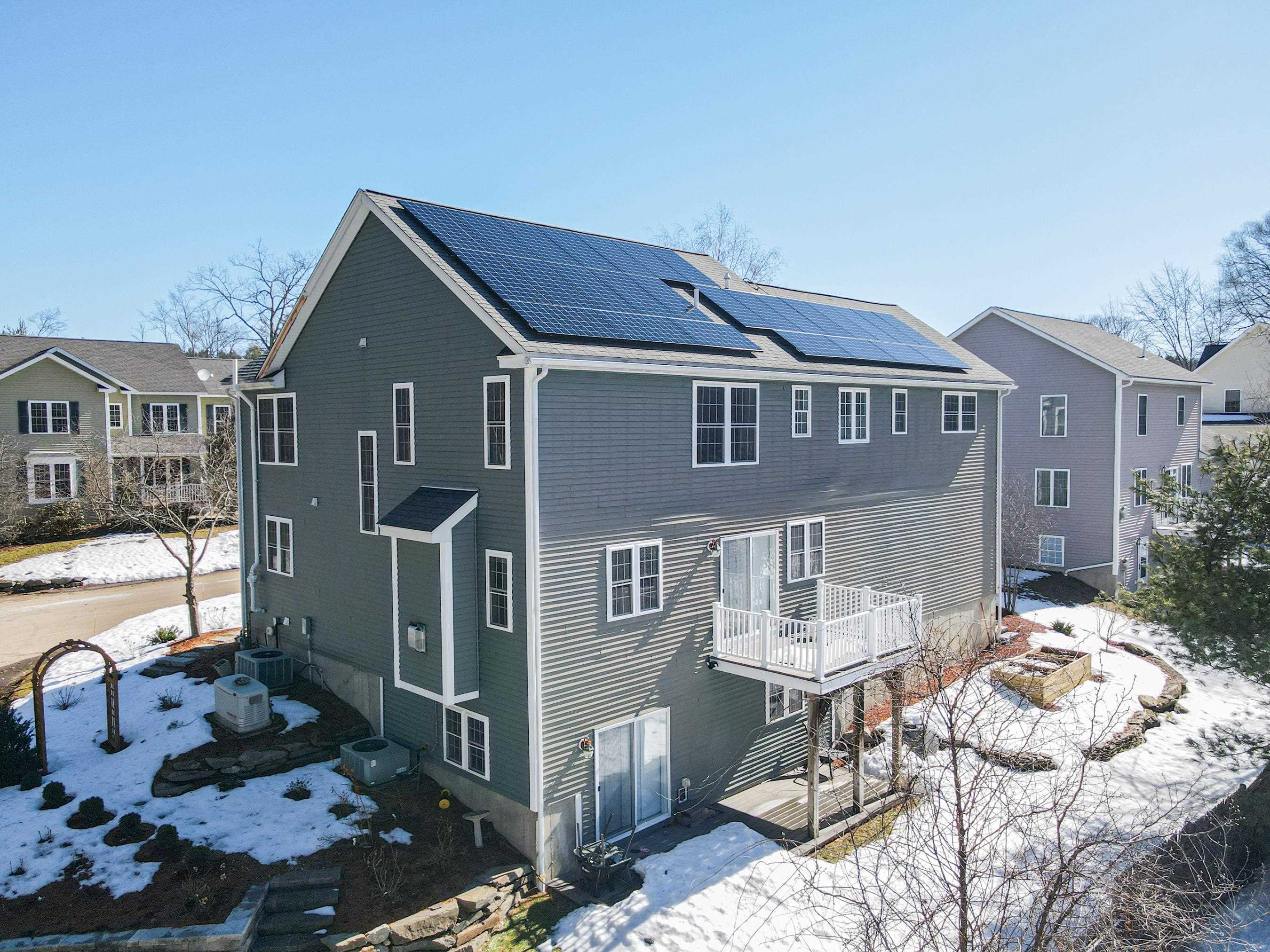 5 Lowther Pl, Nashua, NH 03060