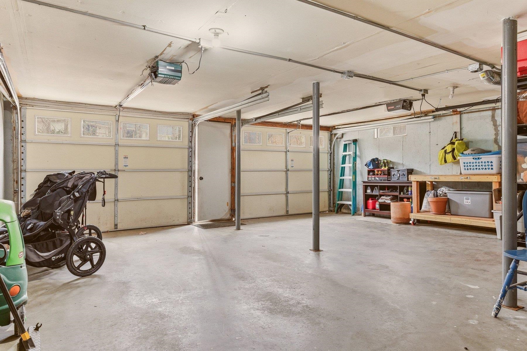 24 Garrison Ln, Madbury, NH 03823