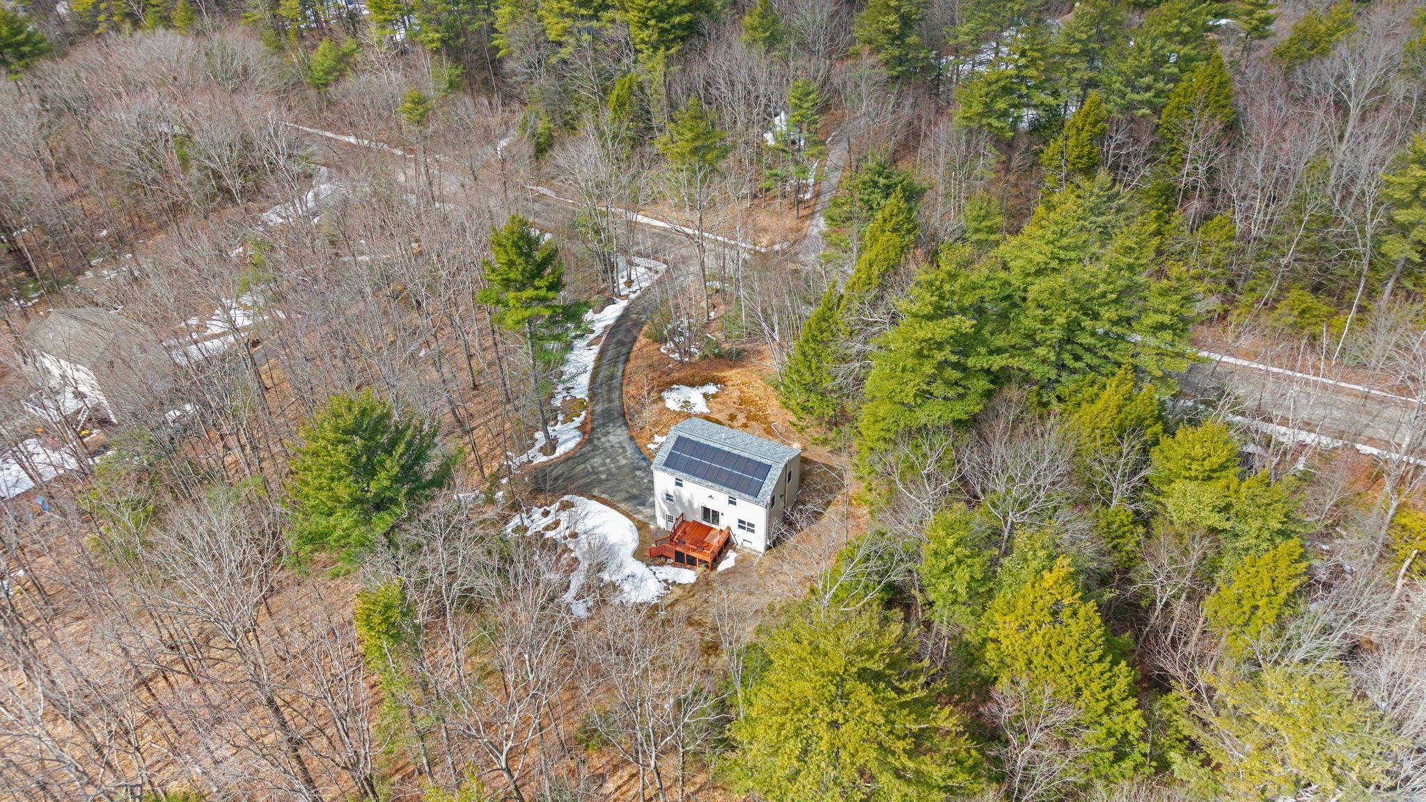 80 Horizon Ln, Candia, NH 03034