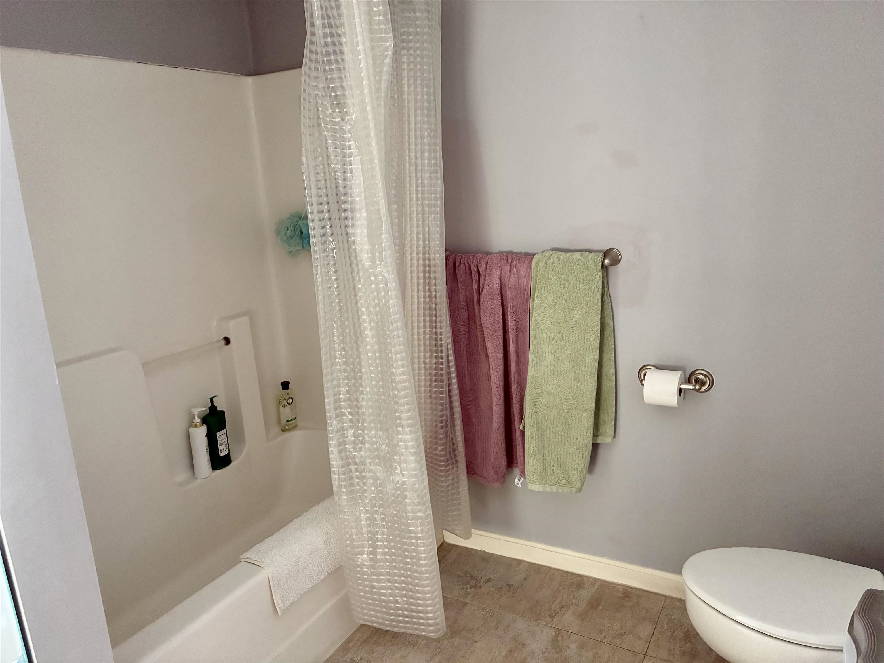 12 Vista Ridge Dr, Londonderry, NH 03053