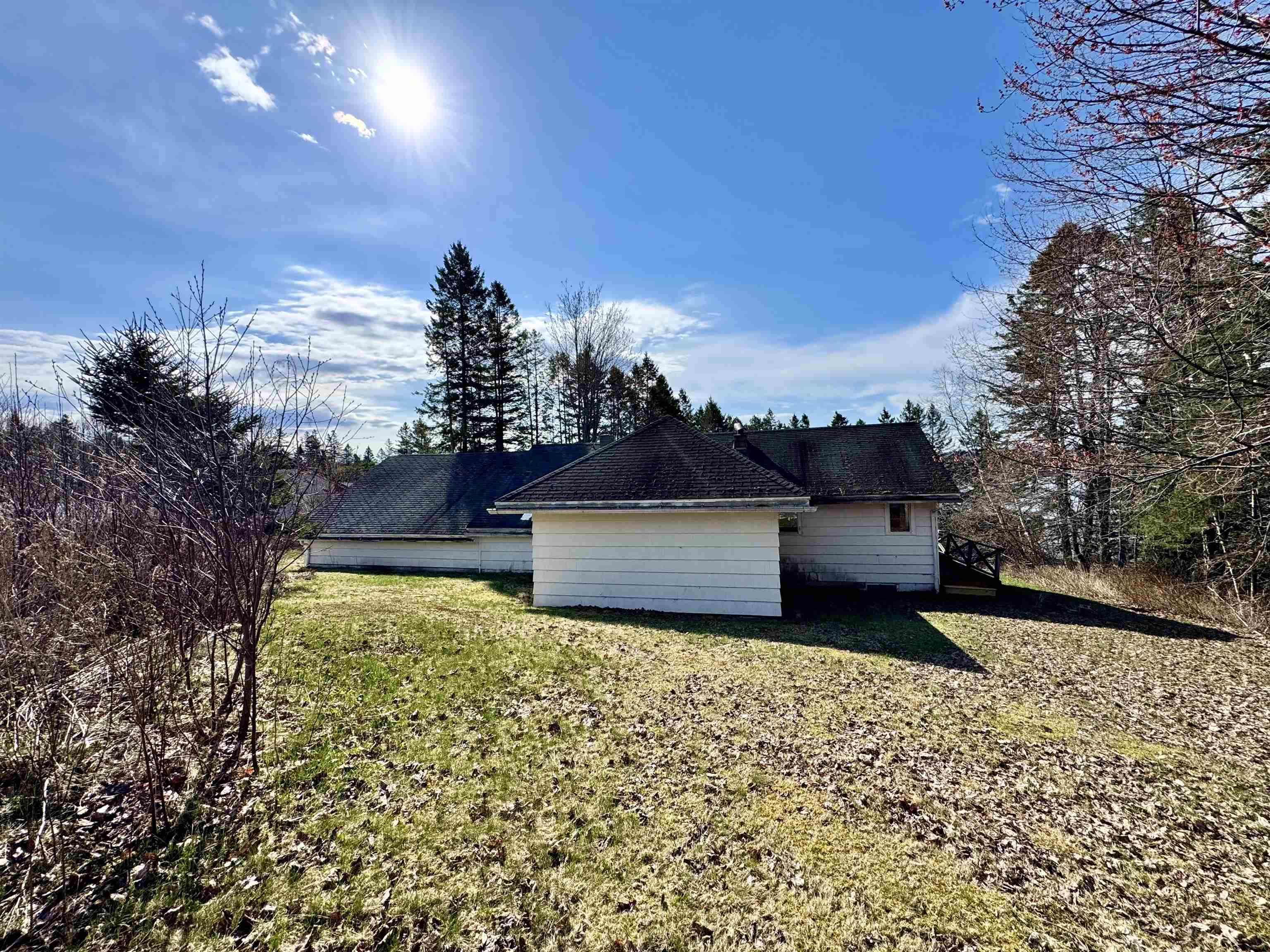 1999 North Main St, Pittsburg, NH 03592