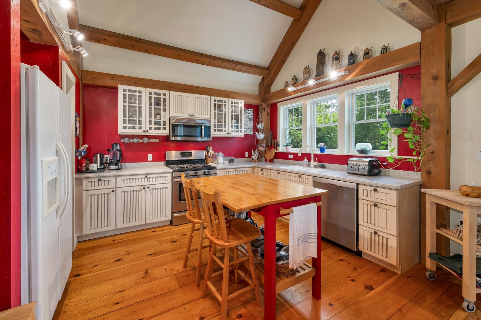 323 Governor Wentworth Hw, Tuftonboro, NH 03853