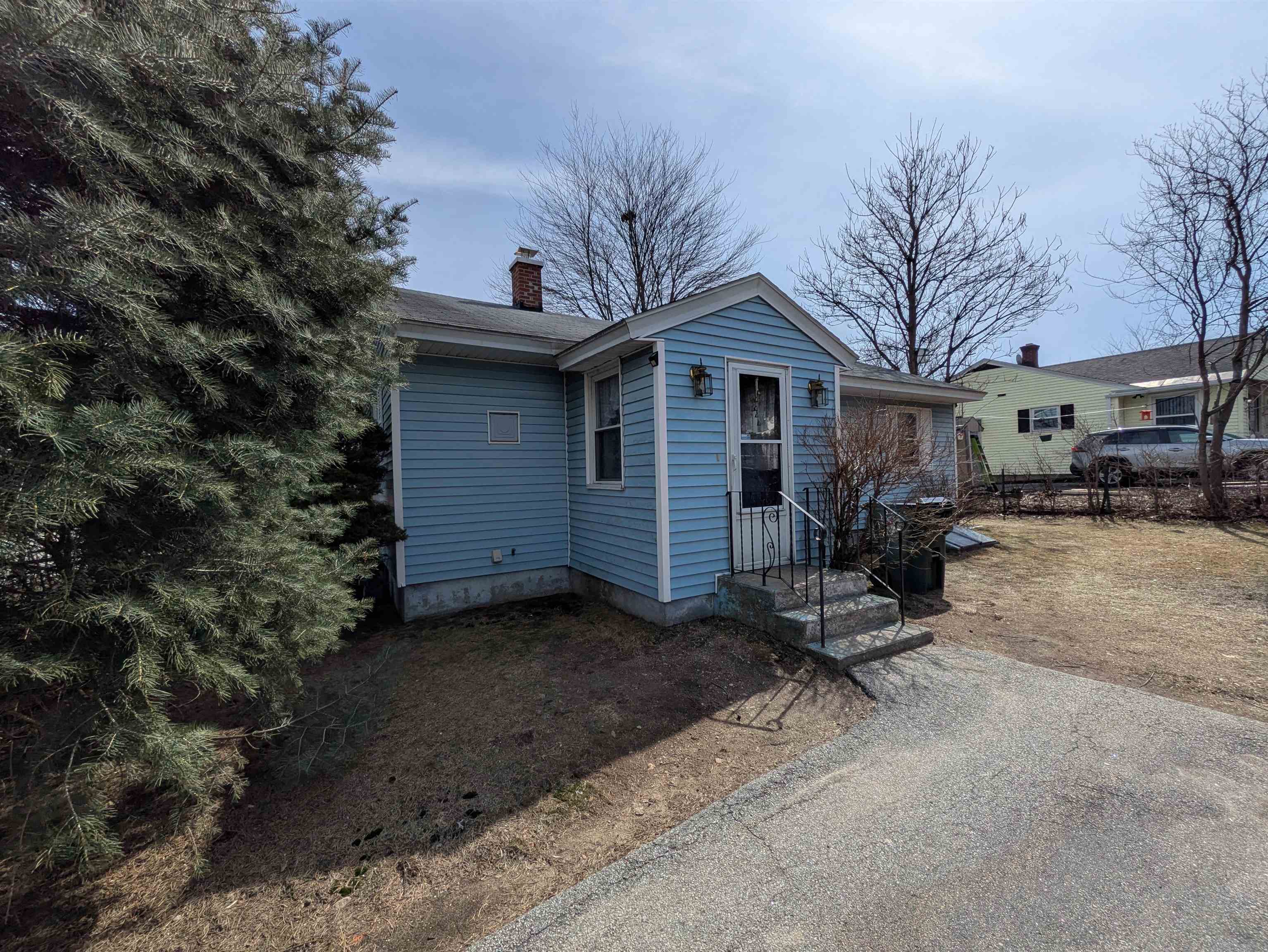 185 Cameron St, Manchester, NH 03103