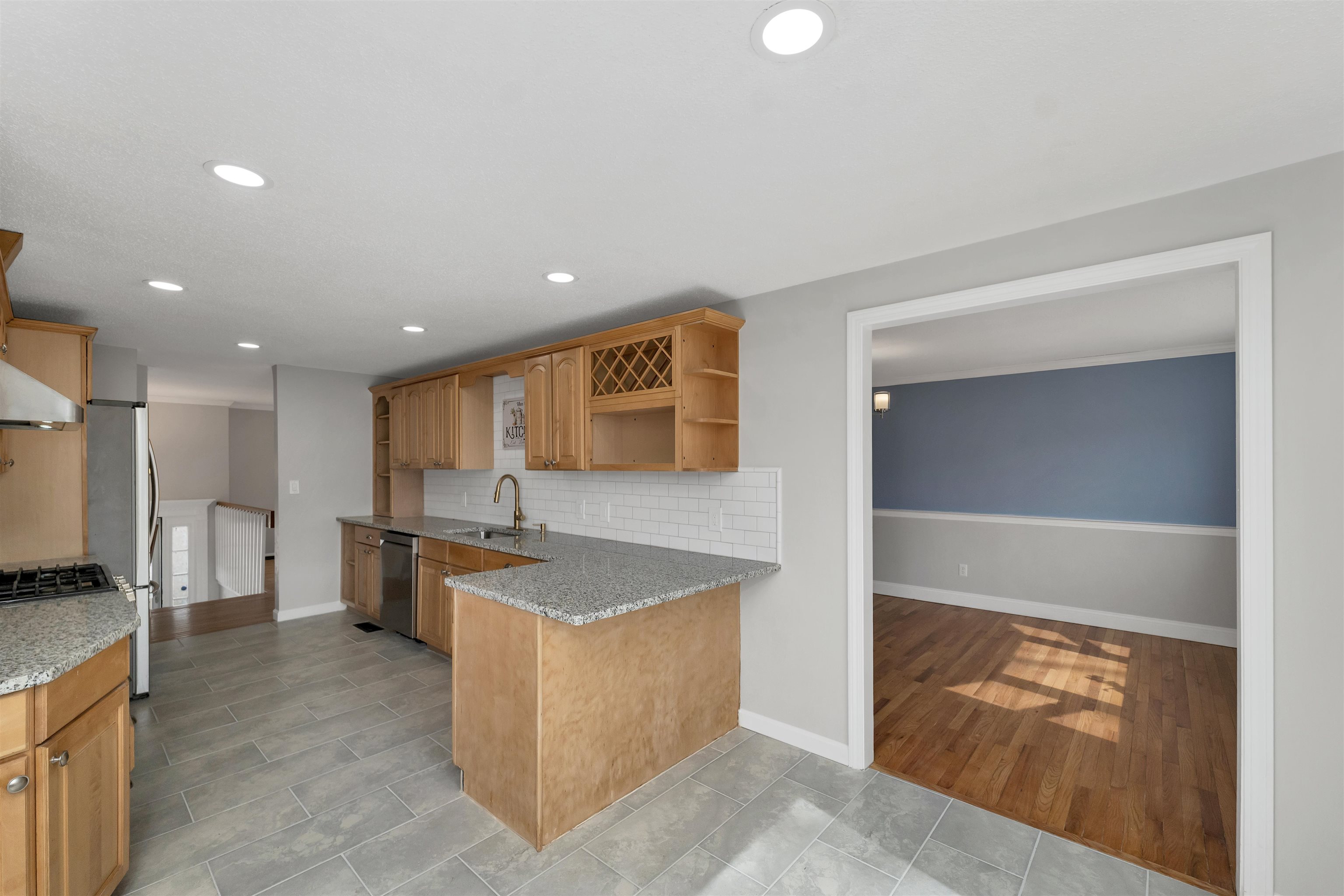 46 Brinton Dr, Nashua, NH 03064