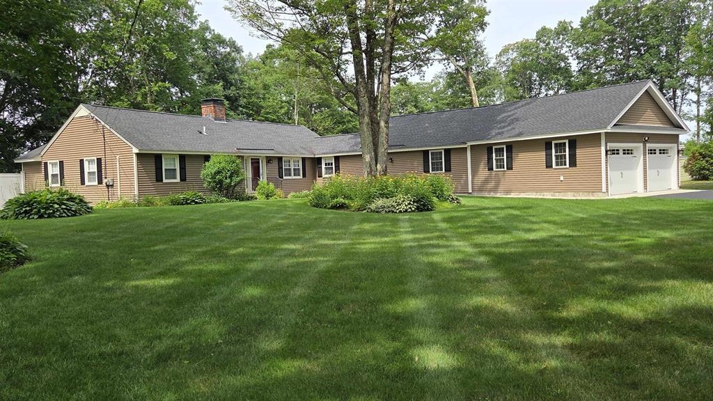 492 Woodlawn Ridge Rd, Pembroke, NH 03275