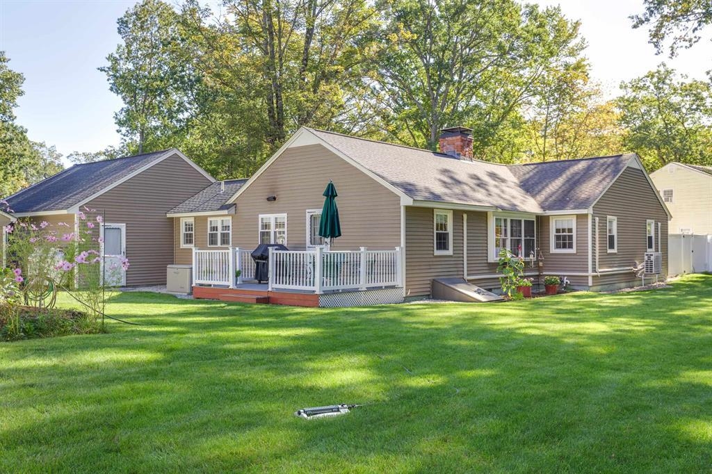 492 Woodlawn Ridge Rd, Pembroke, NH 03275