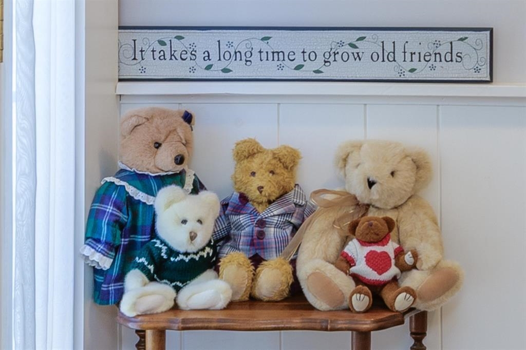 492 Woodlawn Ridge Rd, Pembroke, NH 03275