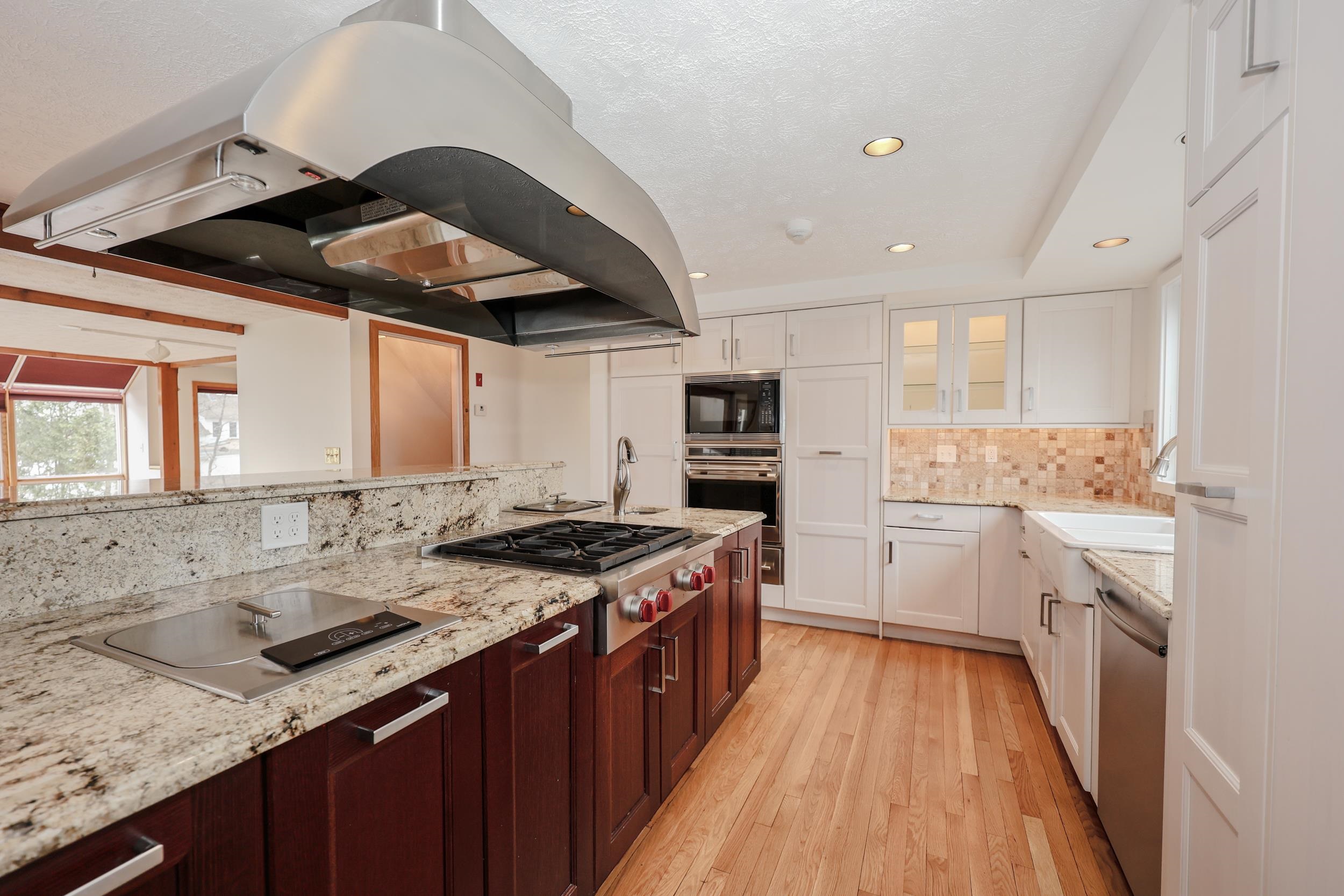 98 Dow Rd, Hollis, NH 03049