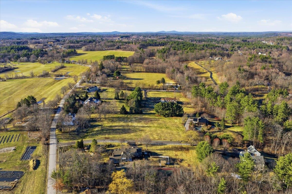 98 Dow Rd, Hollis, NH 03049