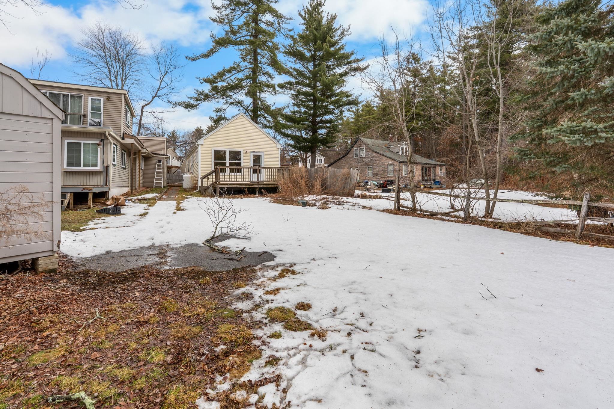 108 W Shore Ave, Manchester, NH 03109