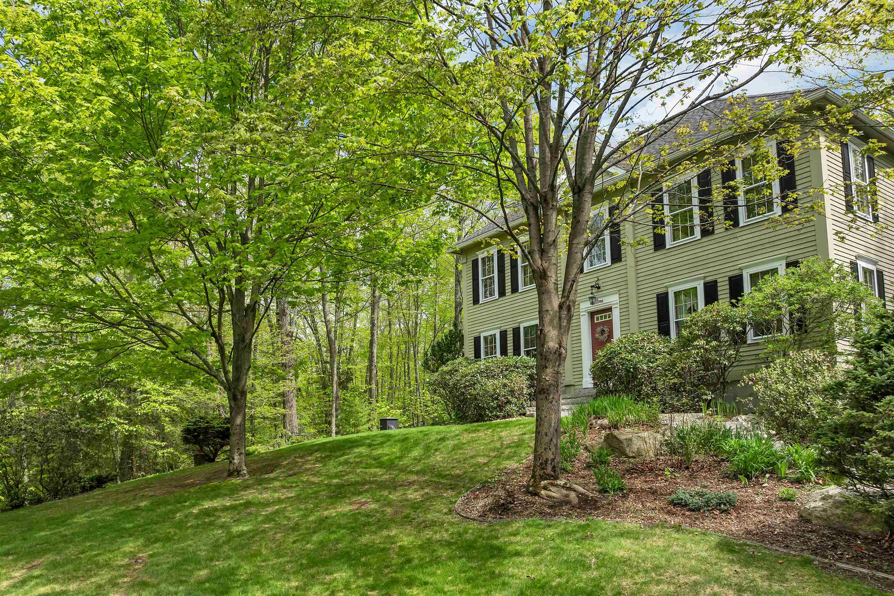 9 Wildwood Rd, Auburn, NH 03032