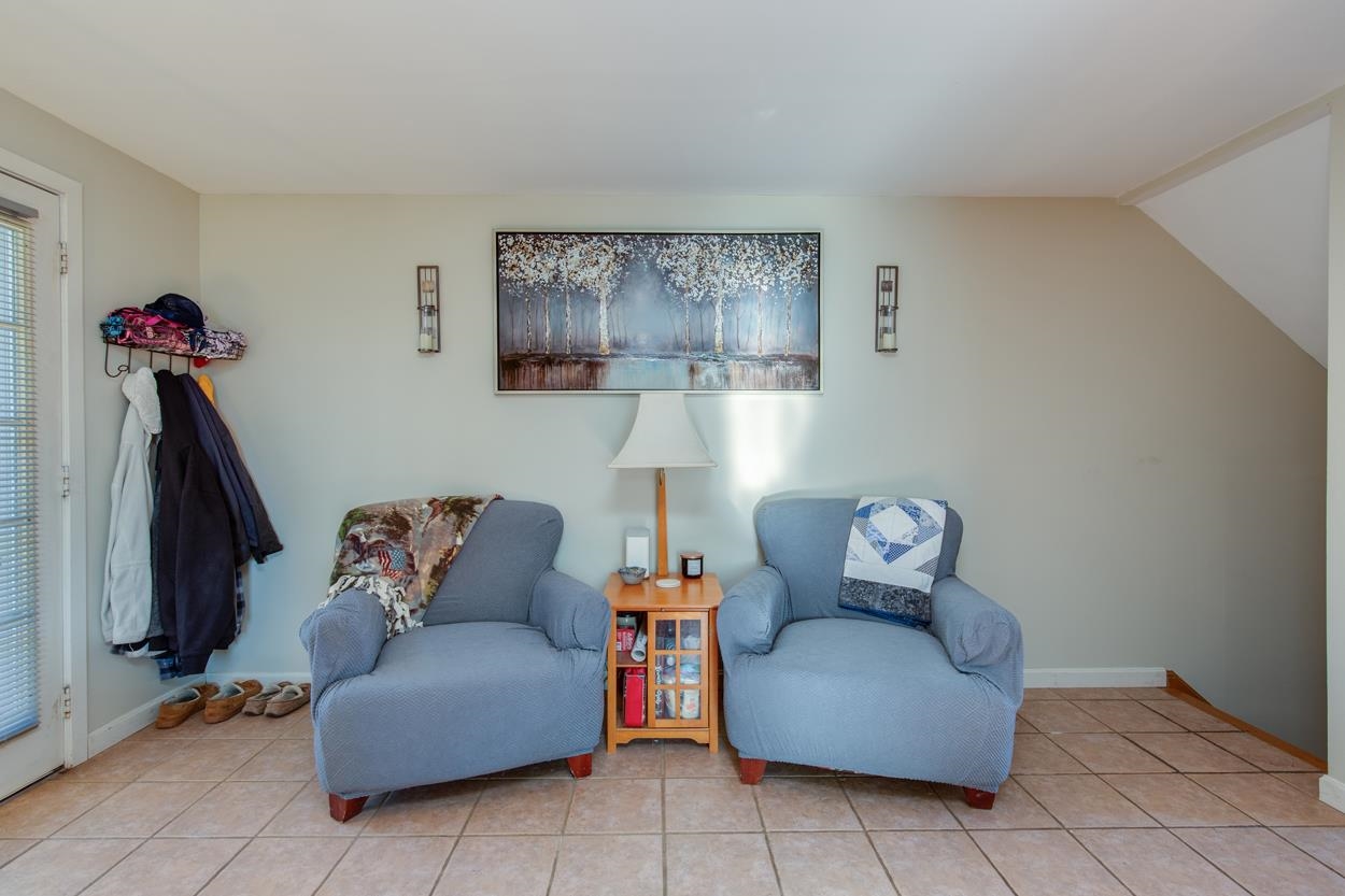 15 Newells Meadow Ln, Derry, NH 03038