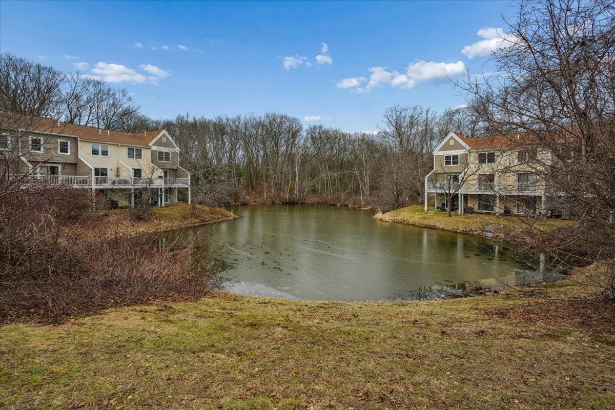 417 Fox Hollow Way, Manchester, NH 03104