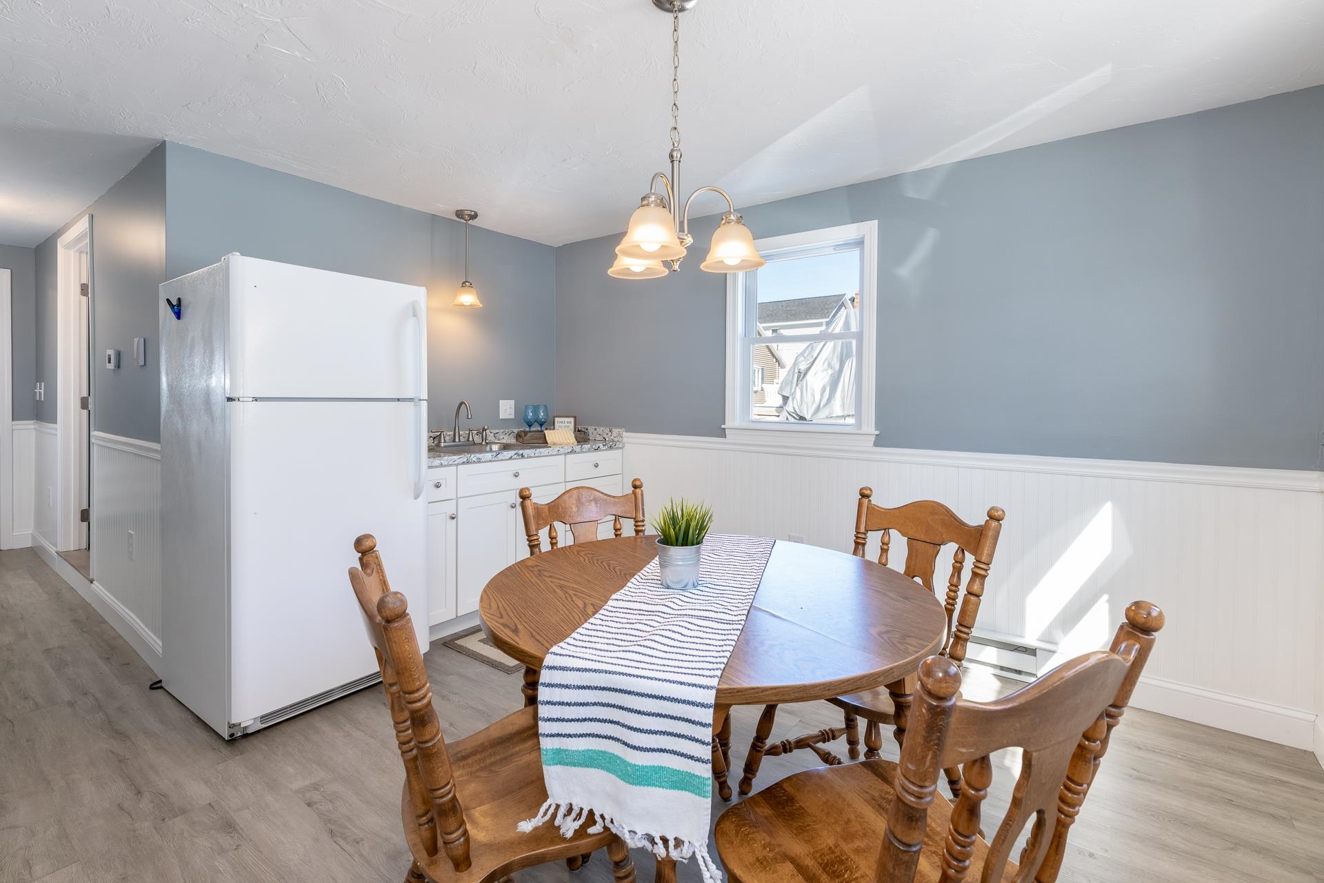 Apartment Dining / Kitchen