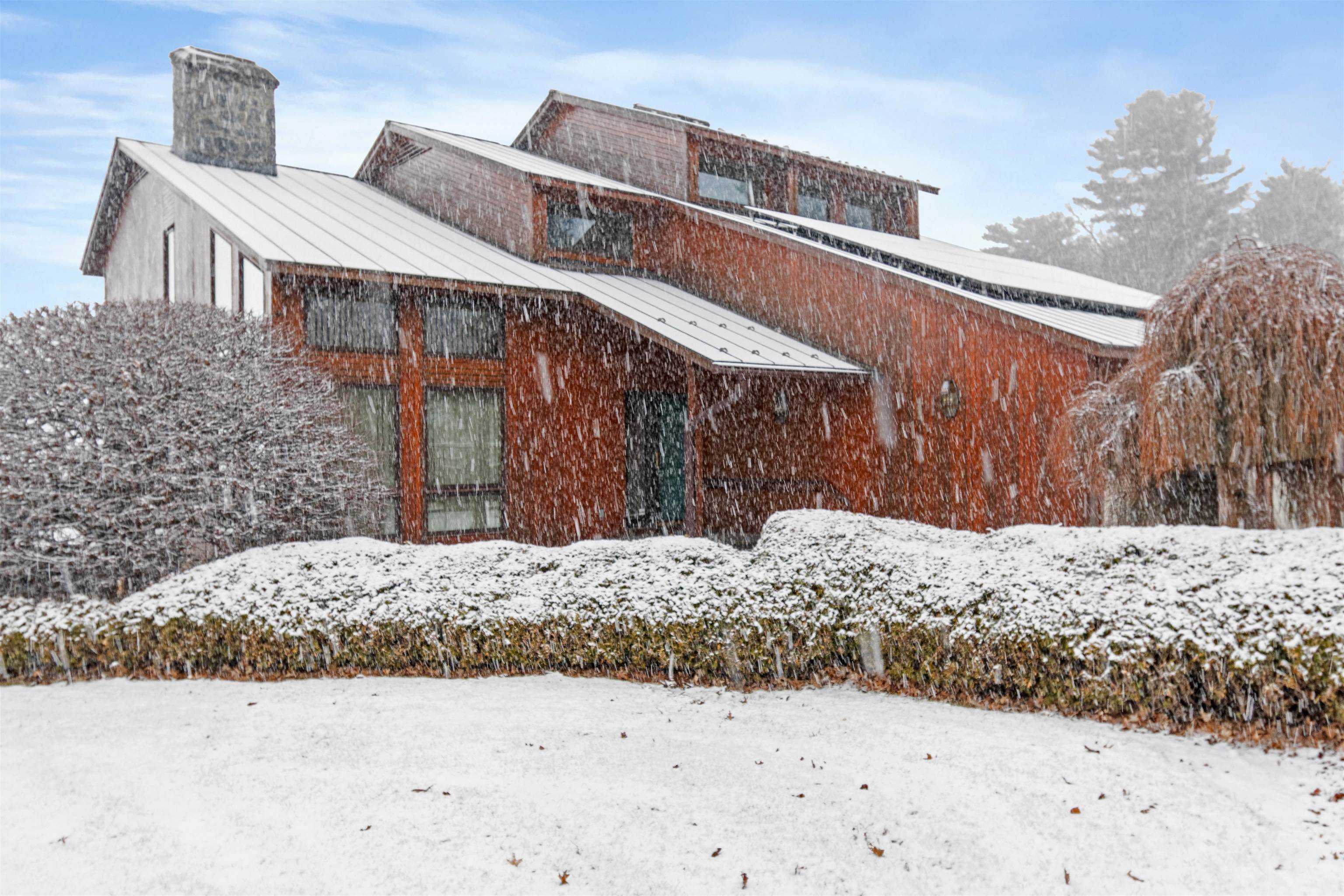 564 South Bay Circle