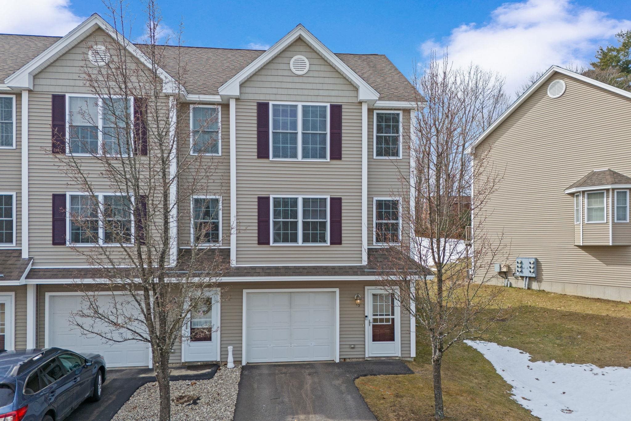 10 Split Rock Dr, Rochester, NH 03839