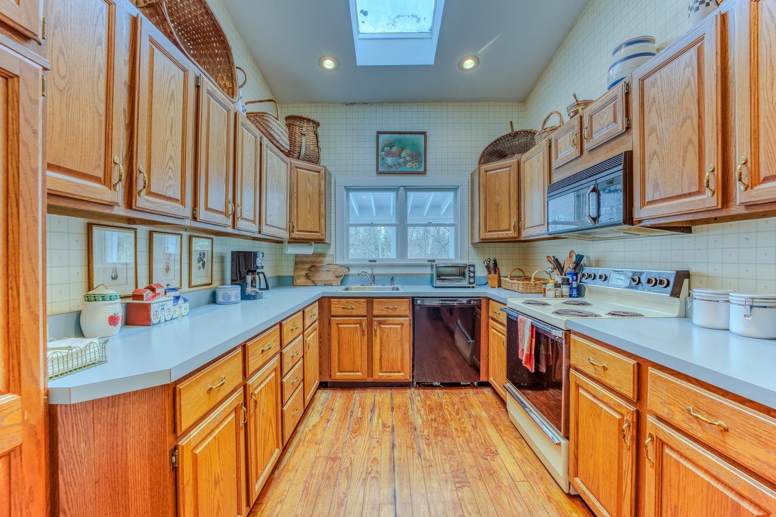 249 Mountain View Rd, Whitefield, NH 03598