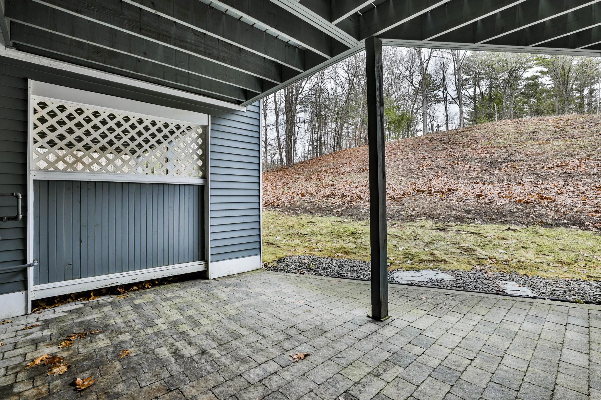 53 Hickory Ln, Windham, NH 03087