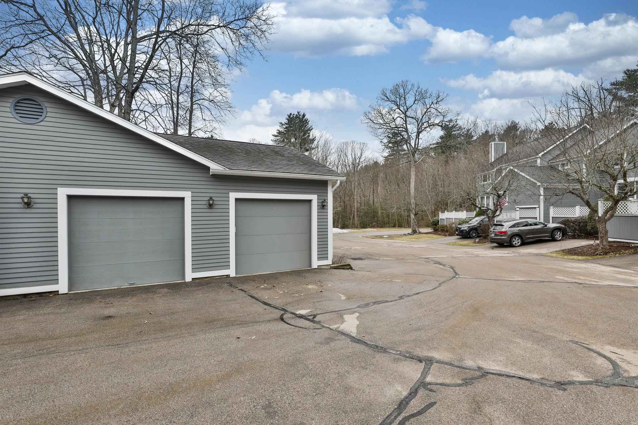 53 Hickory Ln, Windham, NH 03087