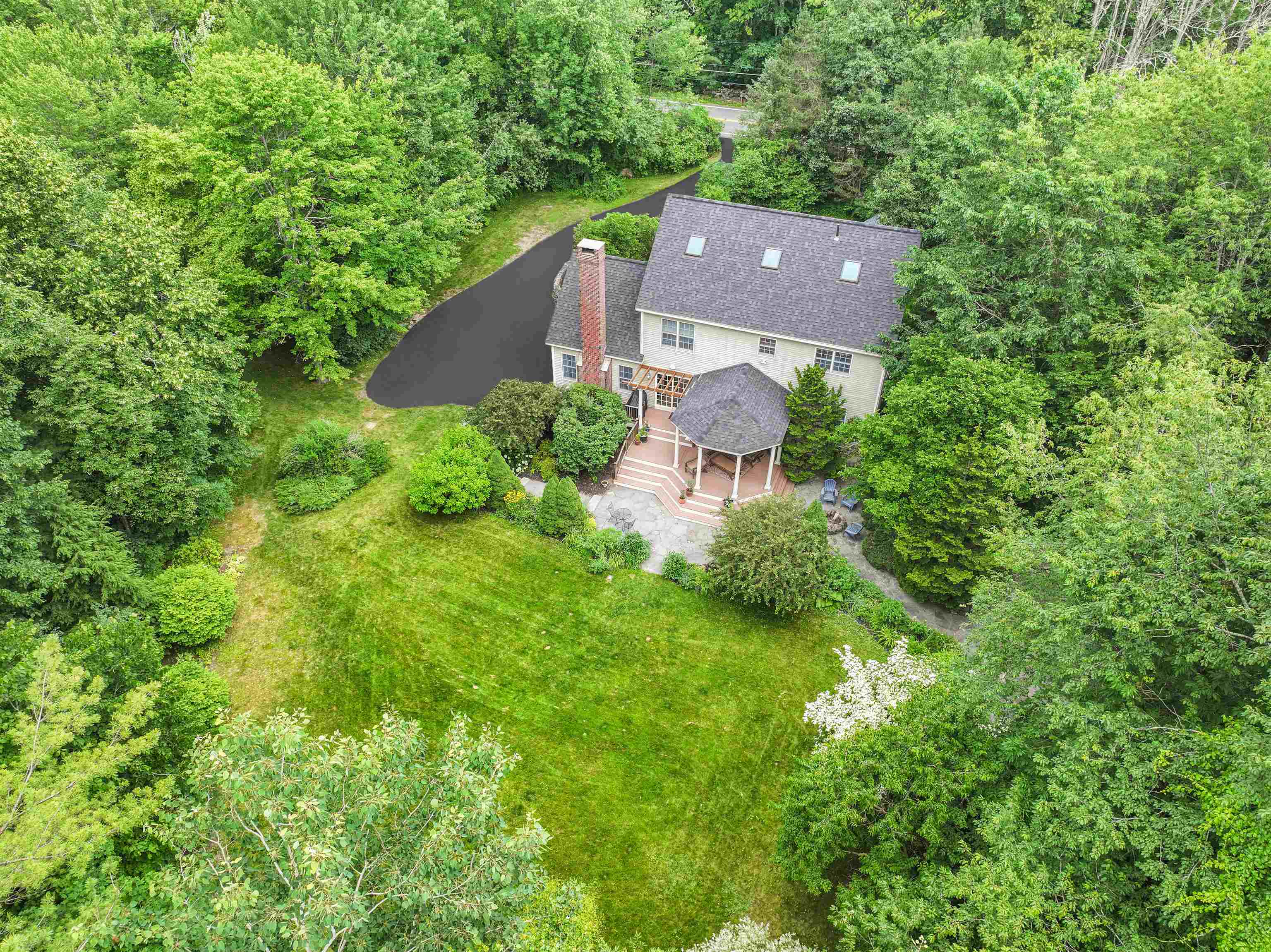 221 Piscassic Rd, Newfields, NH 03856