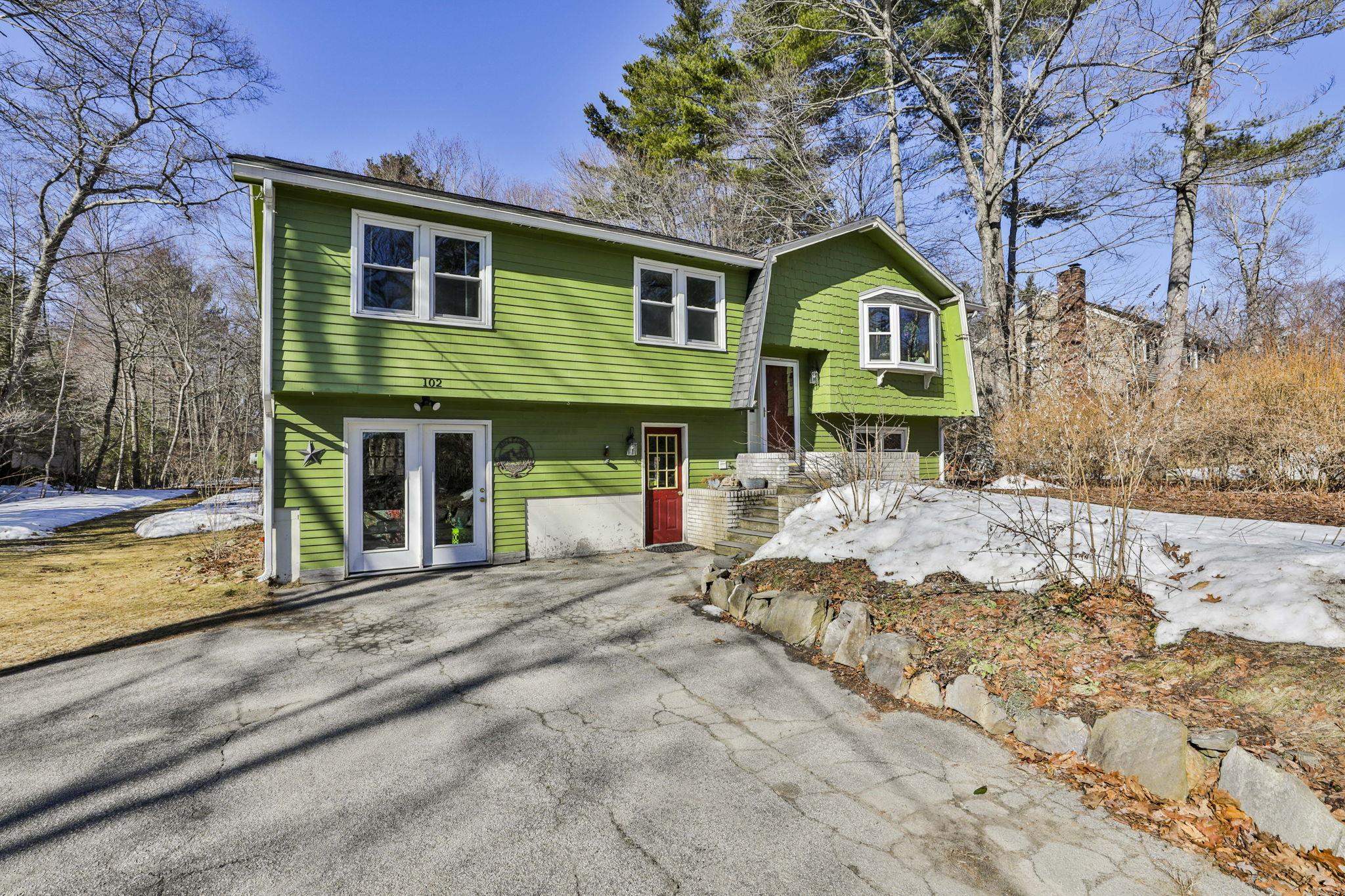 102 Bypass 28 , Derry, NH 03038